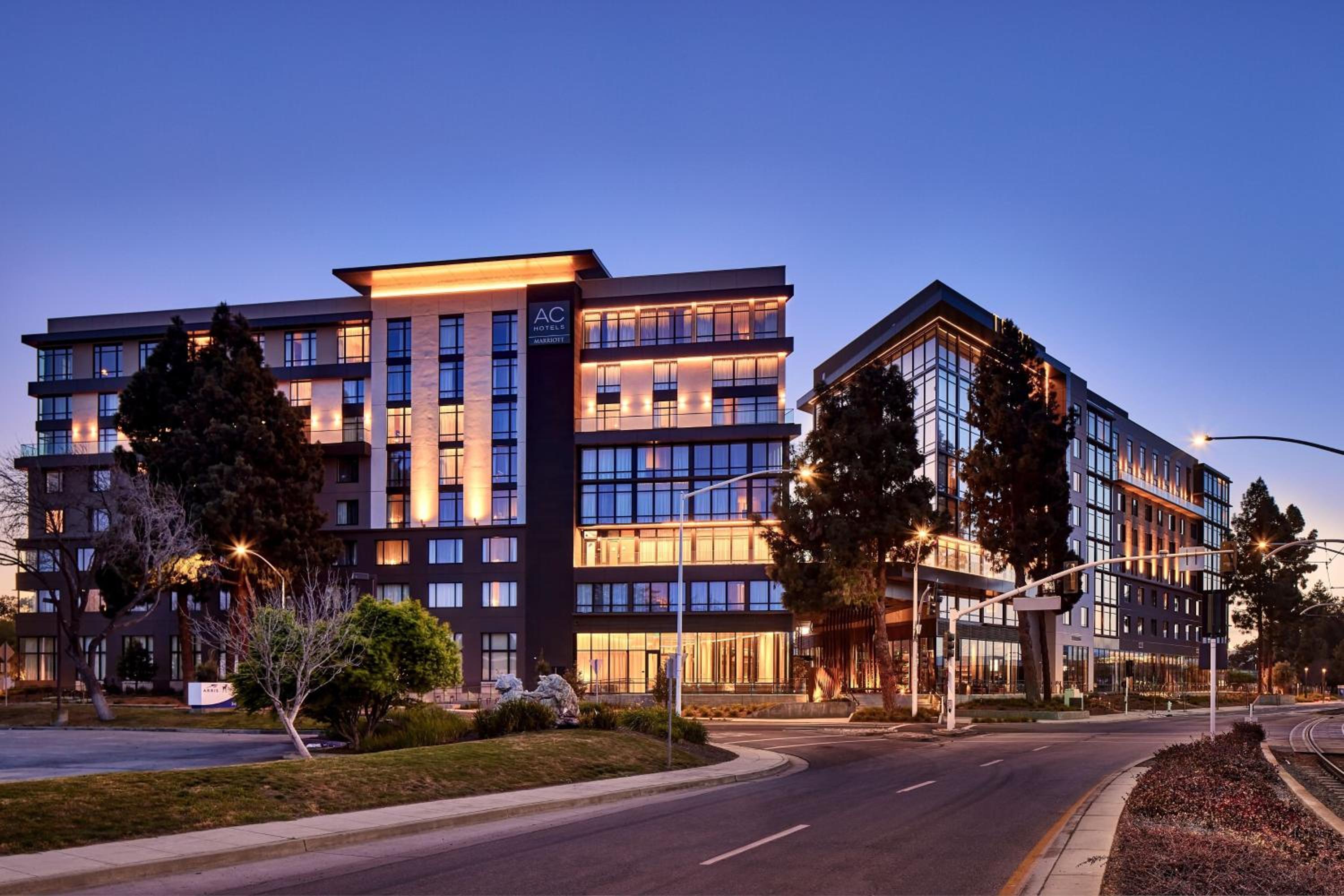 San Jose Vacations - AC Hotel by Marriott Sunnyvale Moffett Park - Property Image 1