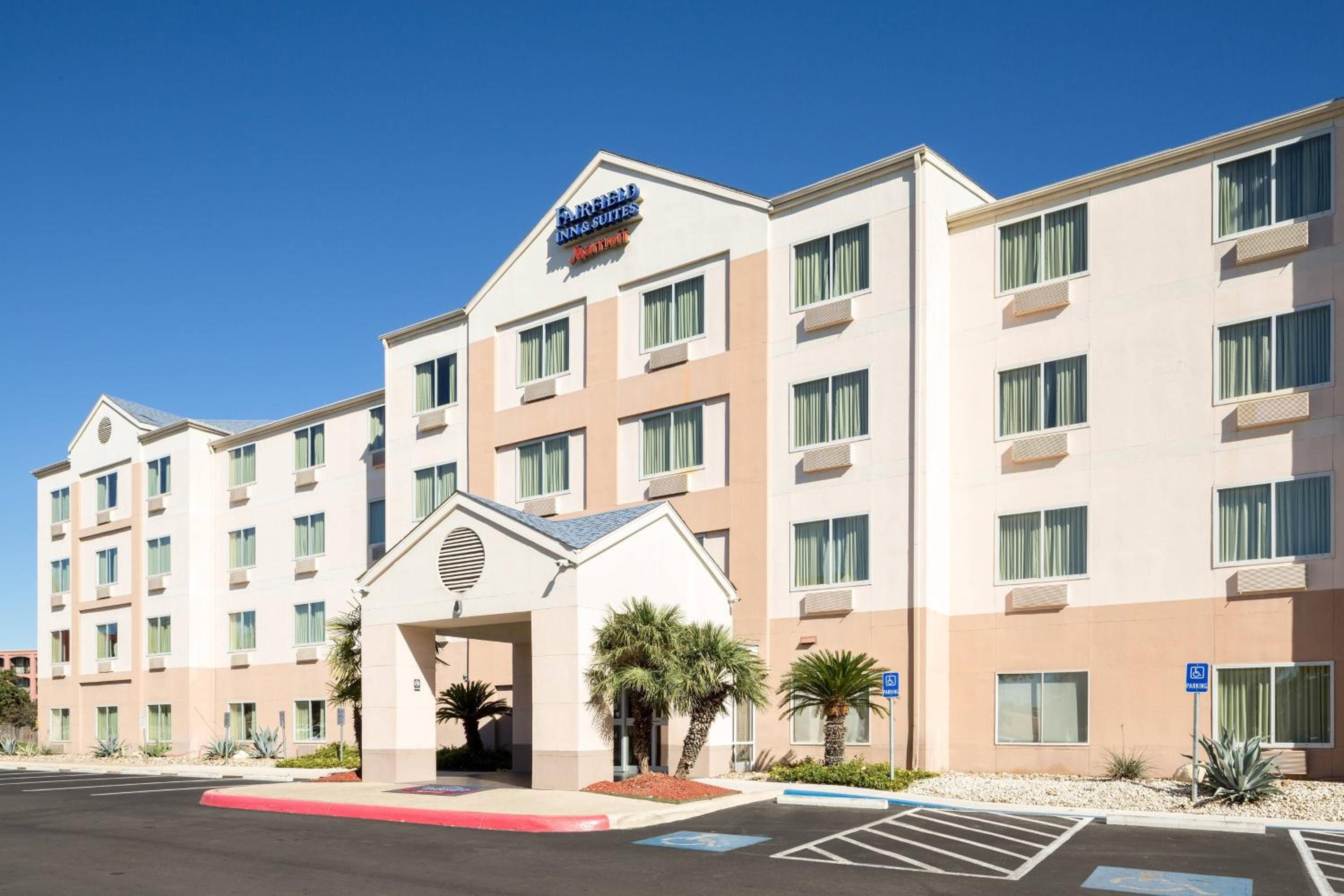 Hotel Fairfield Inn & Suites by Marriott San Antonio Downtown/Market Square - Image 1