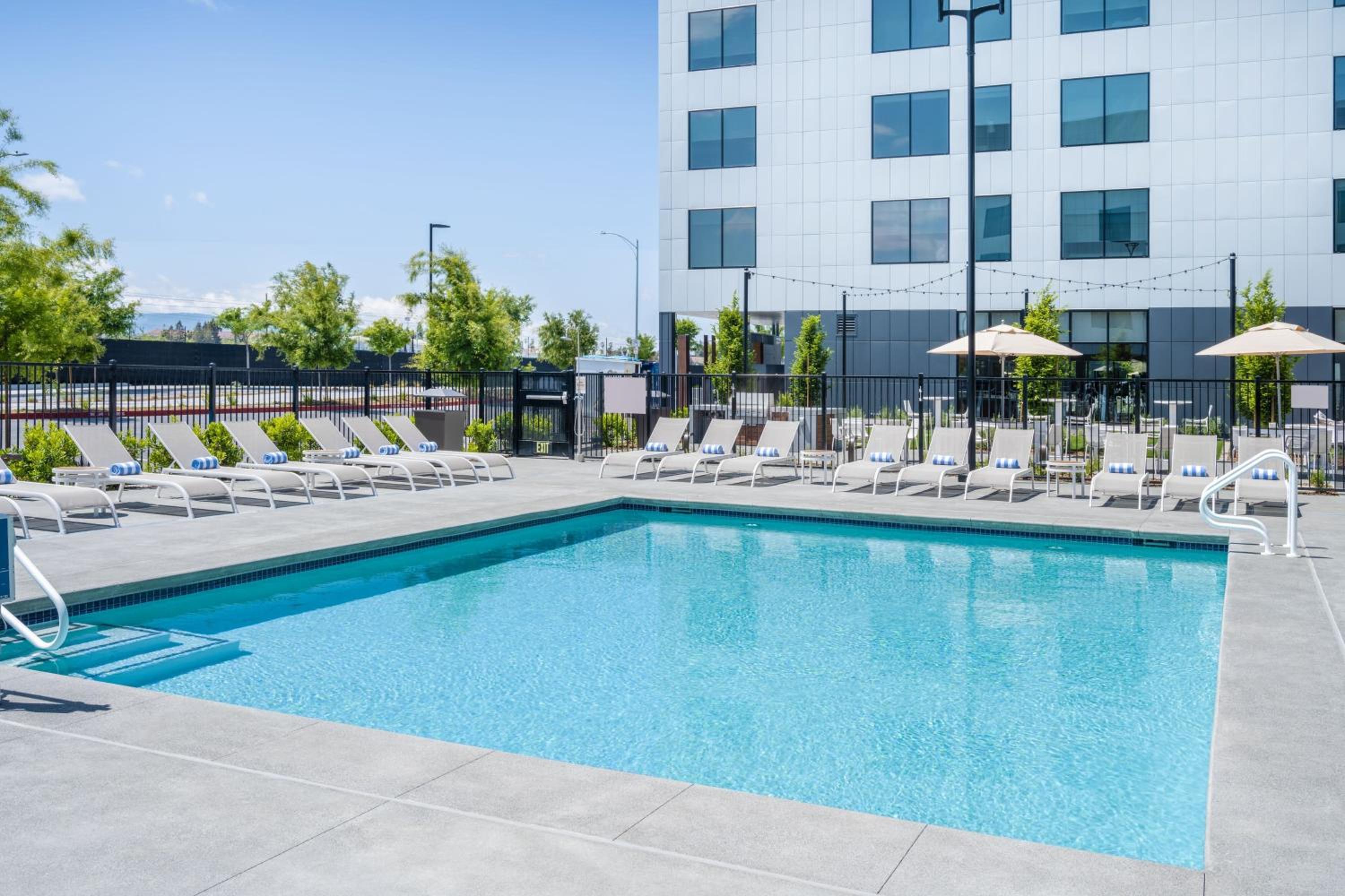 Newark Vacations - Courtyard by Marriott Newark Silicon Valley - Property Image 45