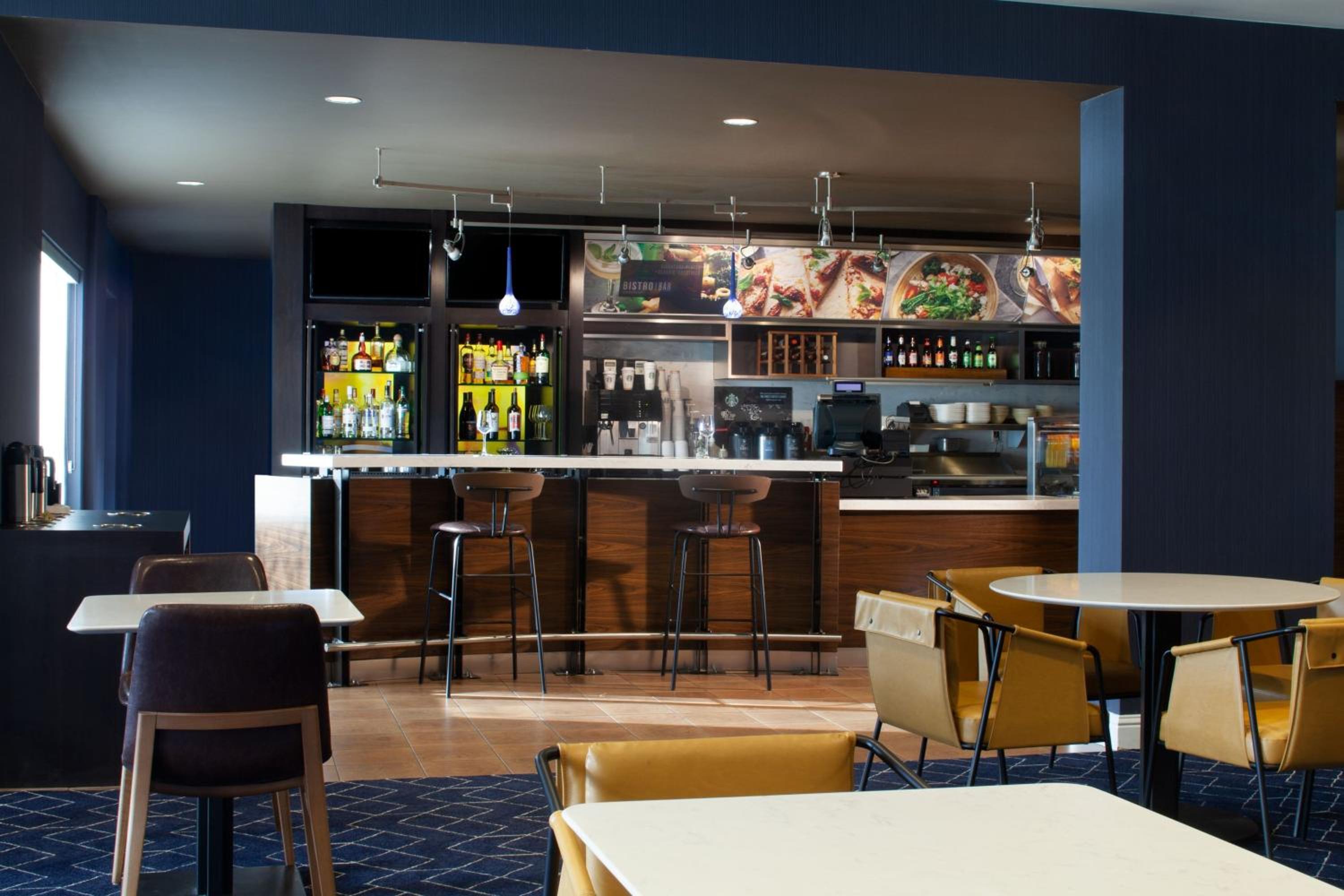 Newark Vacations - Courtyard by Marriott Newark Silicon Valley - Property Image 17