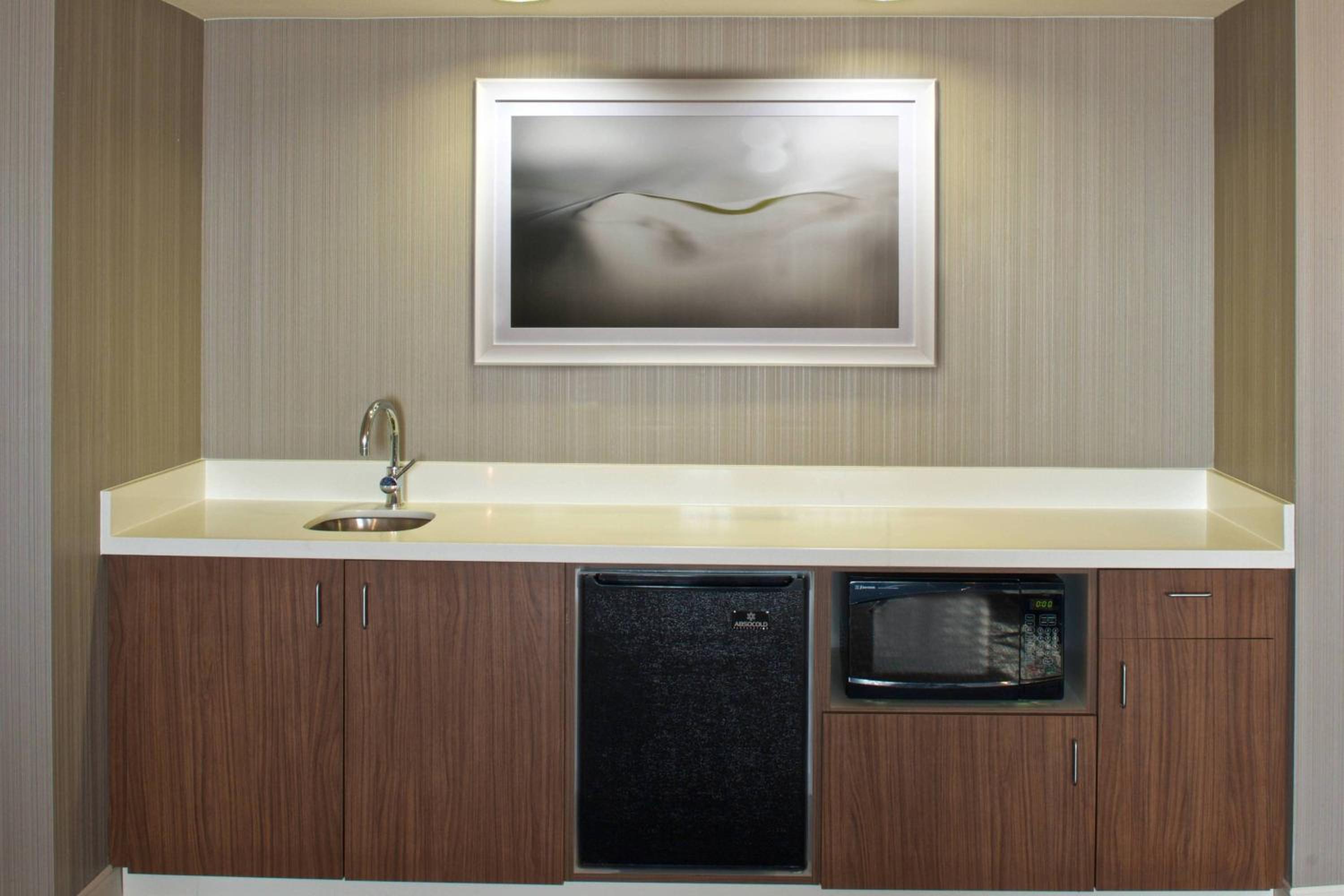 Newark Vacations - Courtyard by Marriott Newark Silicon Valley - Property Image 13