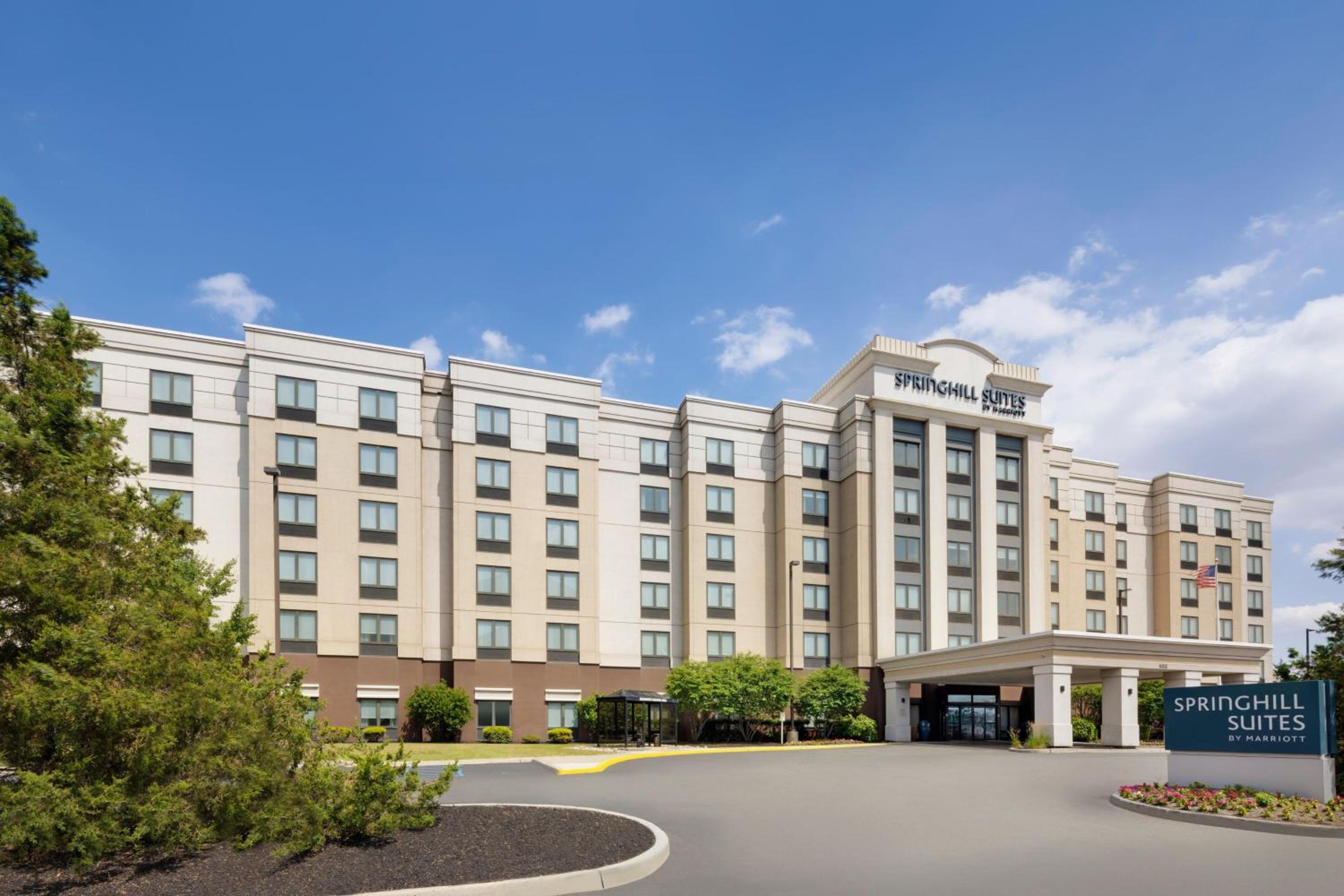Hotel SpringHill Suites by Marriott Newark Liberty International Airport