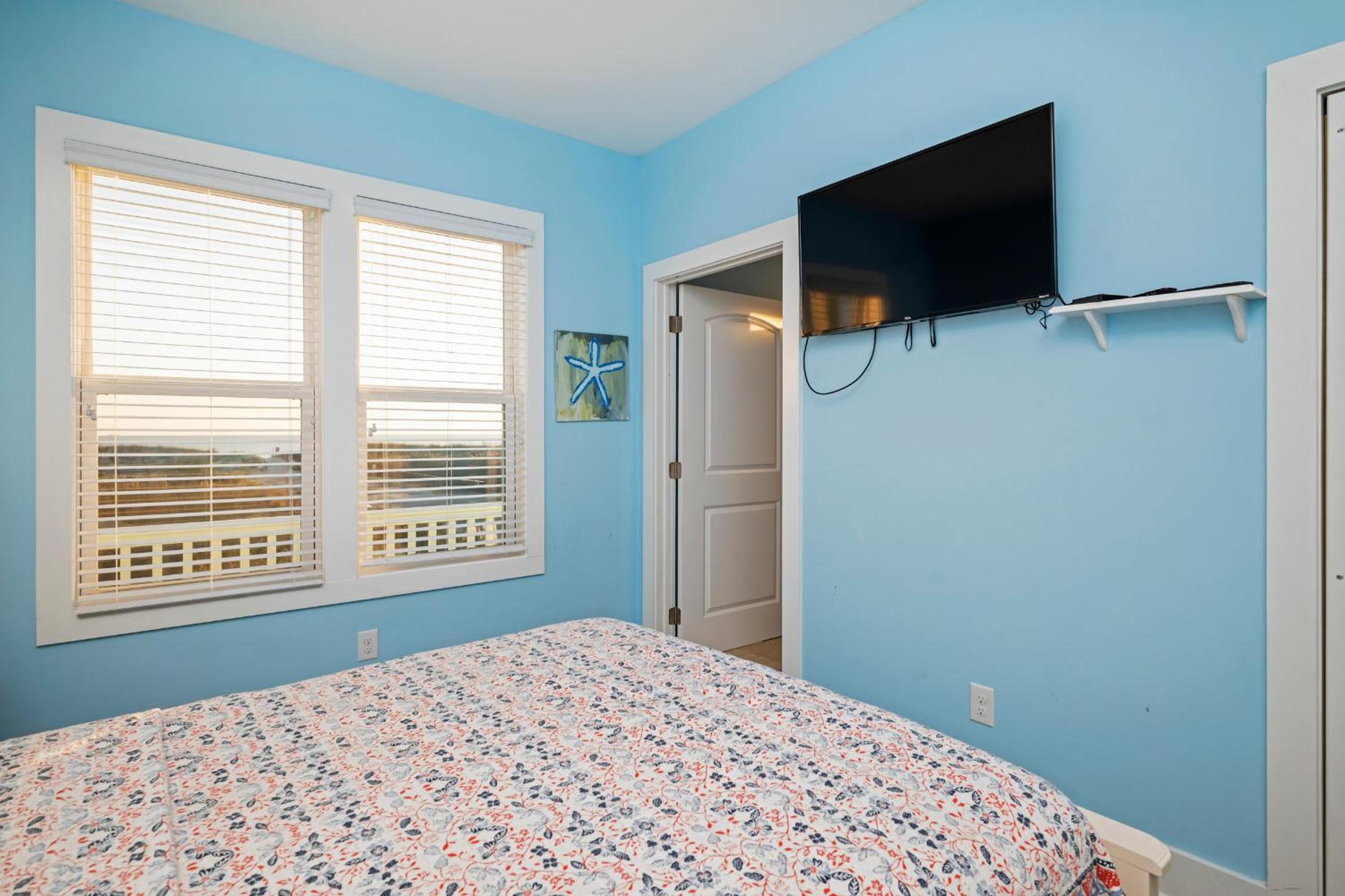 Summer Sea by Oak Island Accommodations