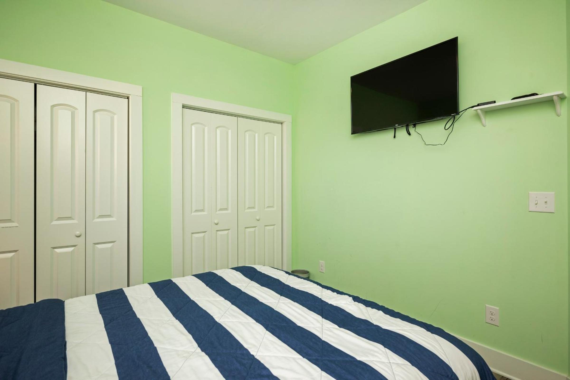 Summer Sea by Oak Island Accommodations