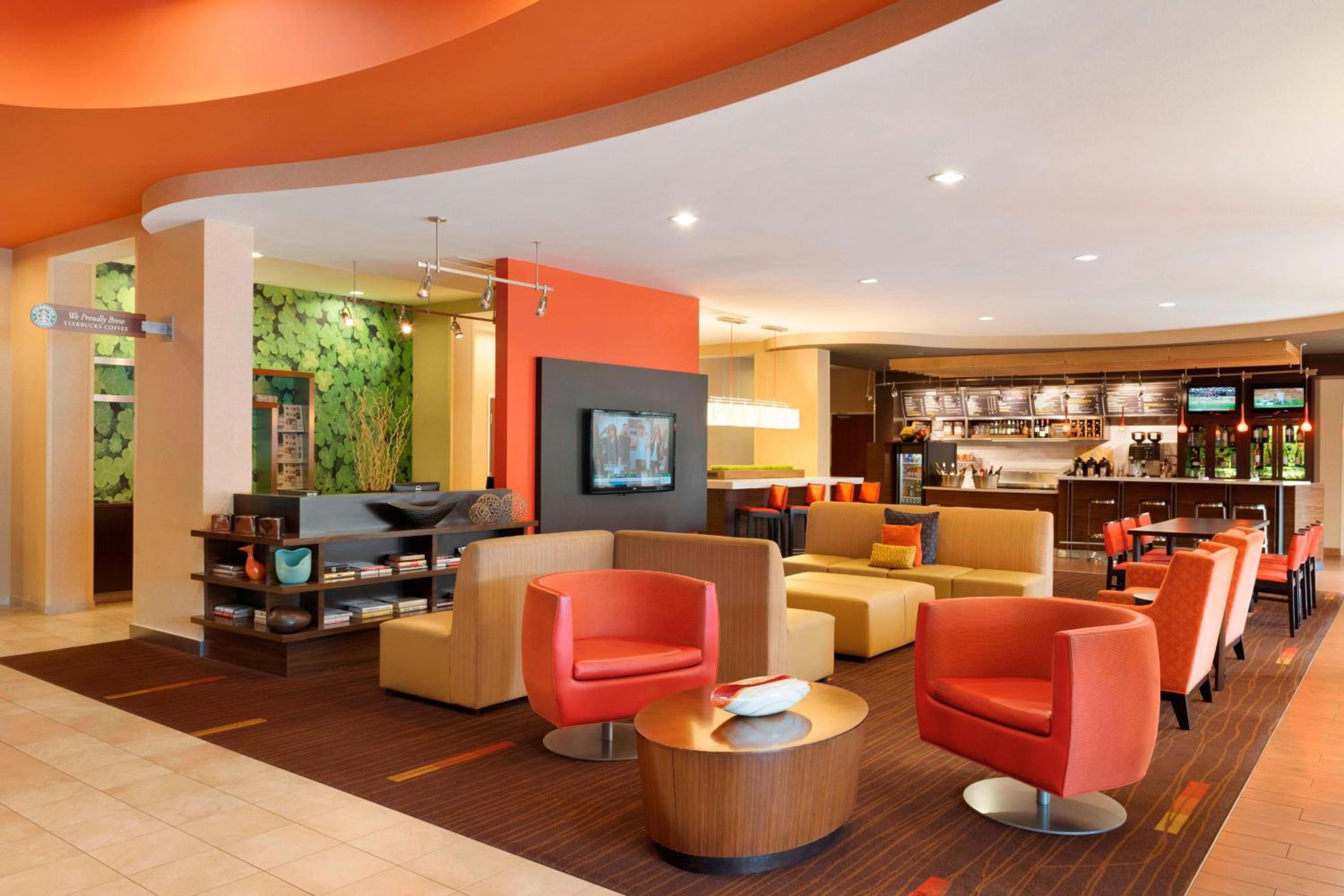 Peoria Vacations - Courtyard by Marriott Peoria - Property Image 1