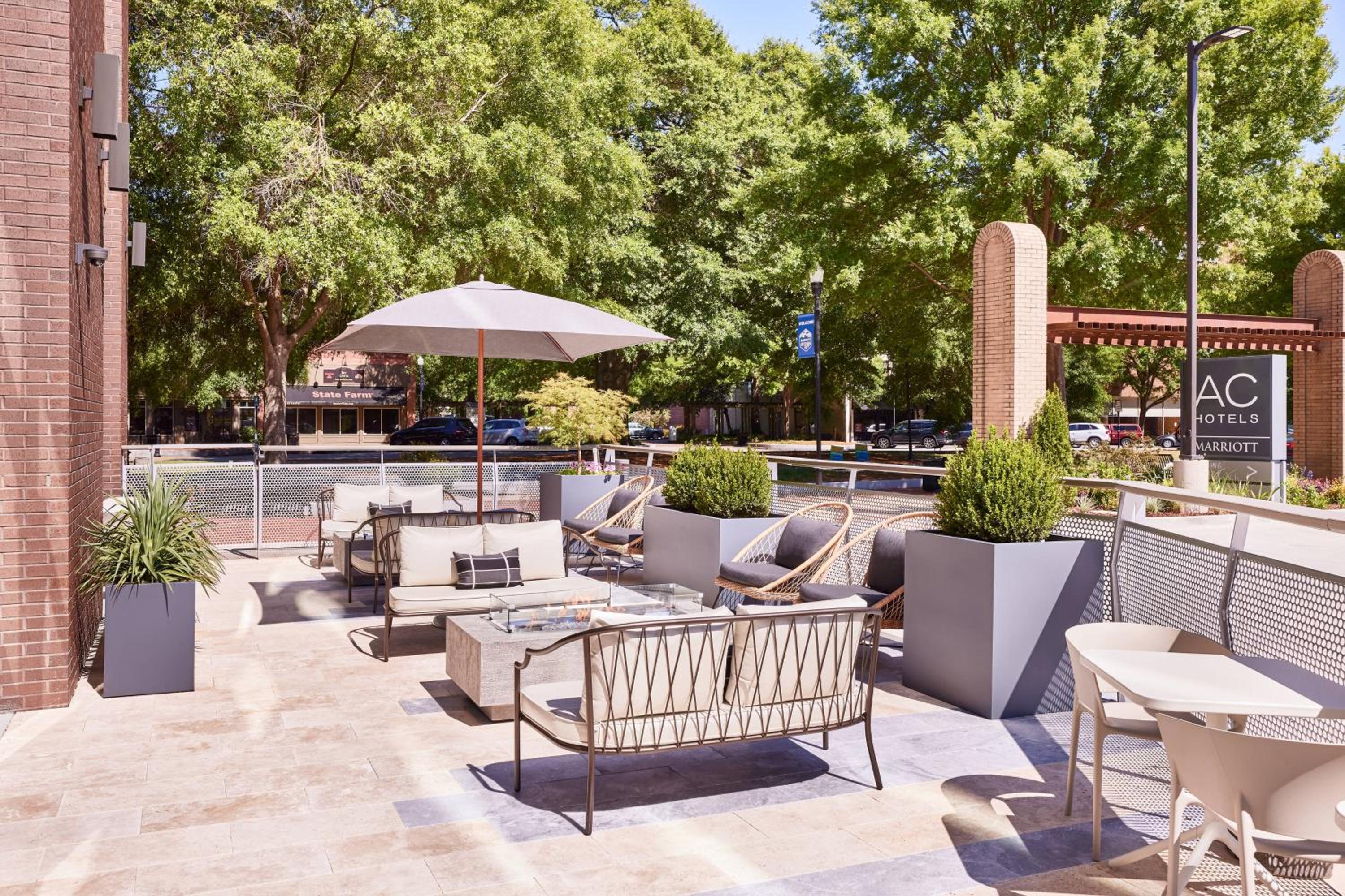 Columbus Vacations - AC Hotel by Marriott Columbus Downtown - Property Image 4