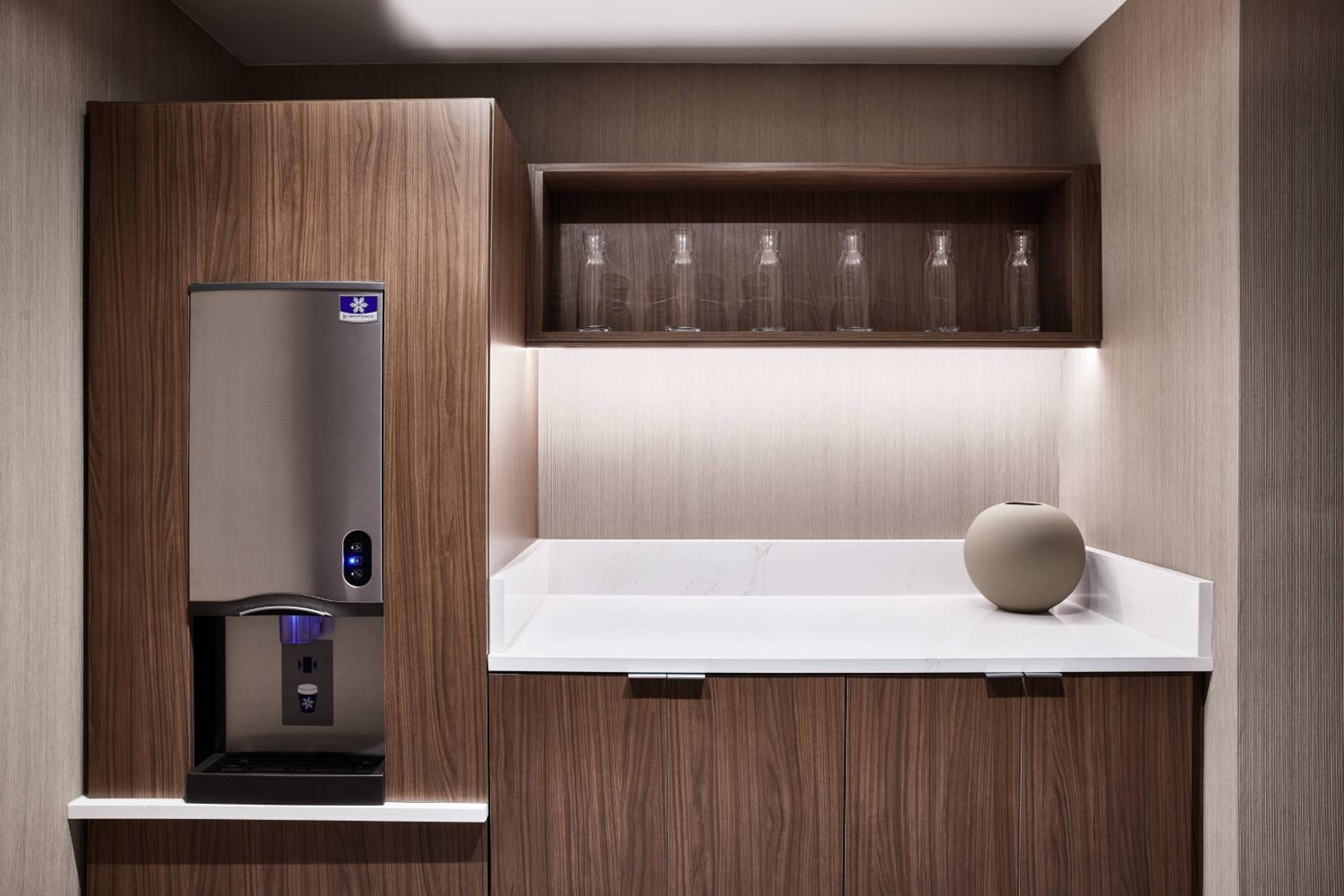 Columbus Vacations - AC Hotel by Marriott Columbus Downtown - Property Image 16