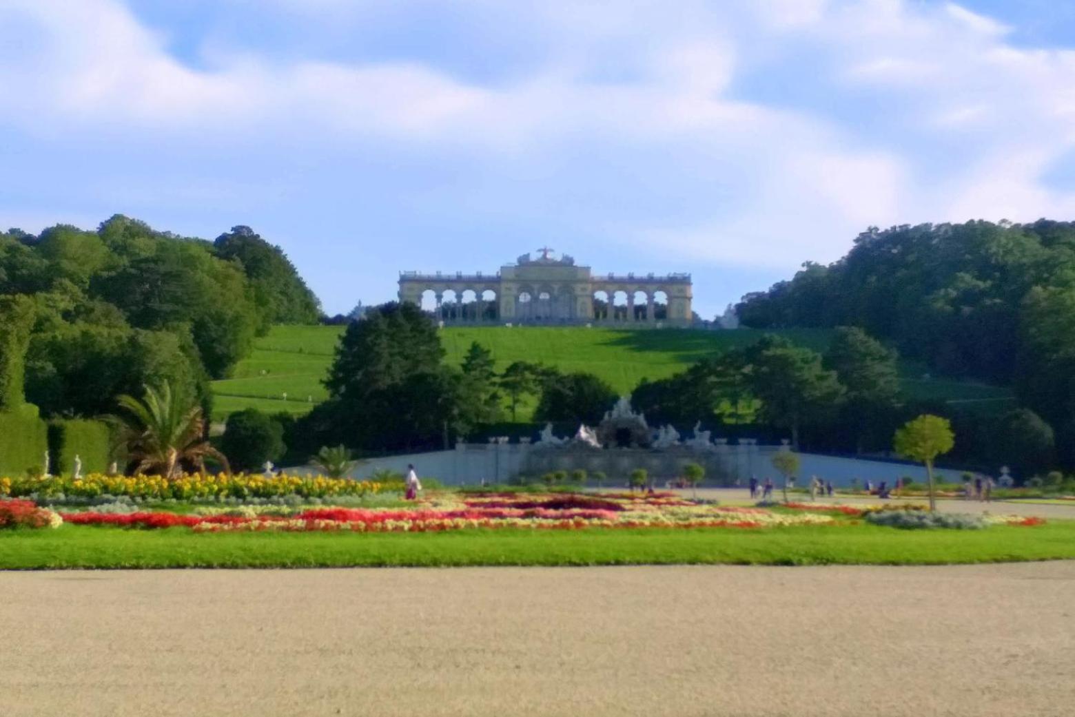 Central Mariahilfer Apartment 4 min to the city shopping center and Schönbrunn Palace