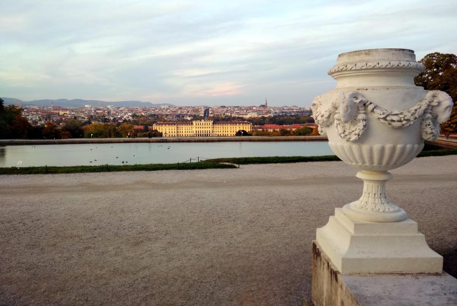 Central Mariahilfer Apartment 4 min to the city shopping center and Schönbrunn Palace