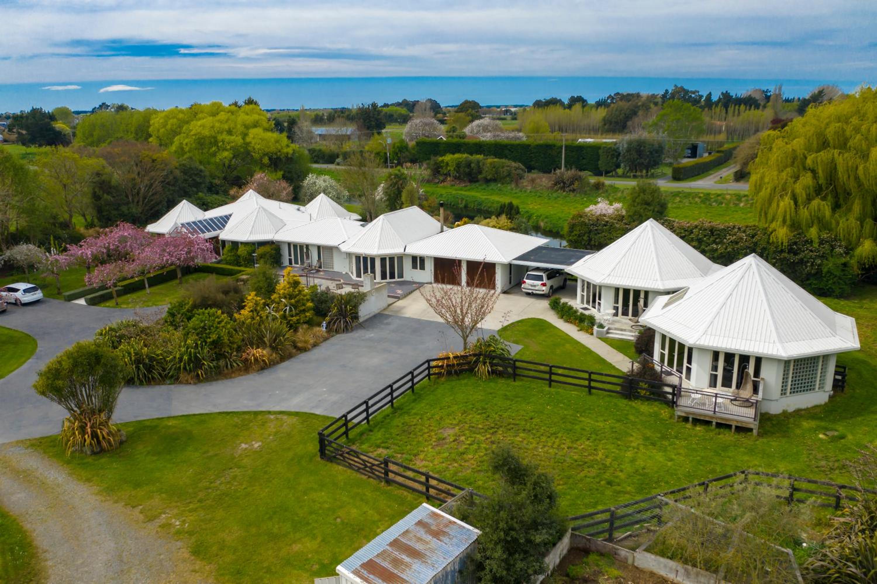 Silverstream Alpaca Farmstay & Tour