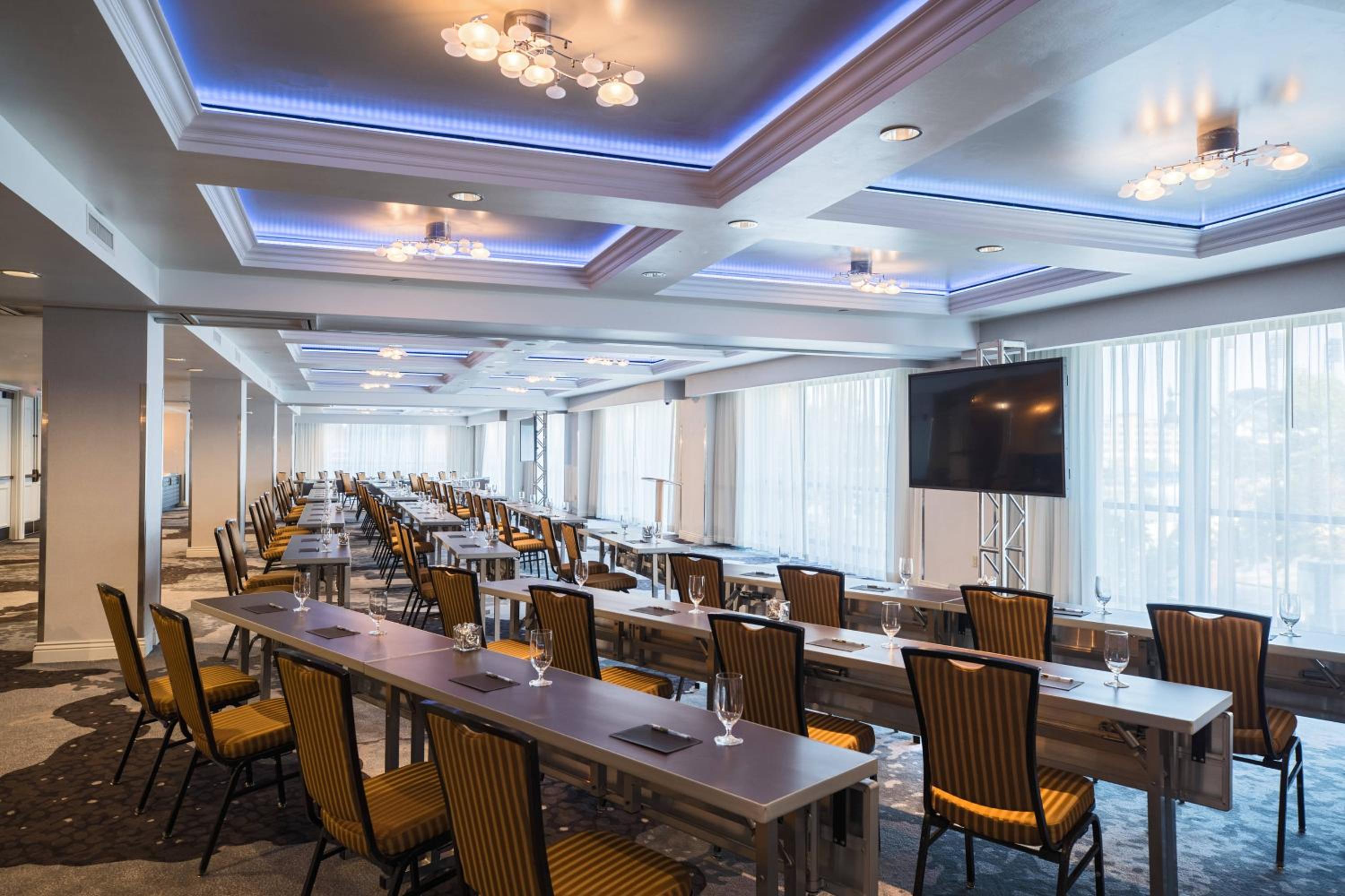 Hotel Renaissance Pittsburgh Hotel - Image 1