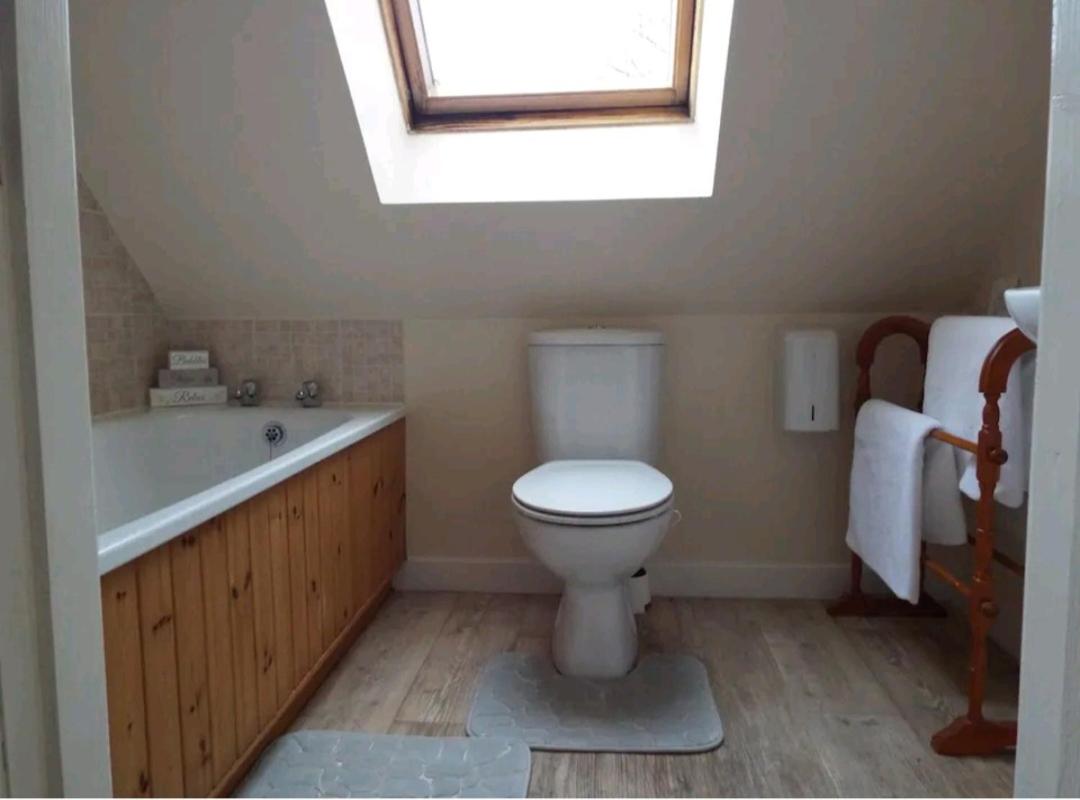 The Singing Heart, TirNaNog Cozy Cottage near Lochgilphead !!HIDDEN GEM!! view 3