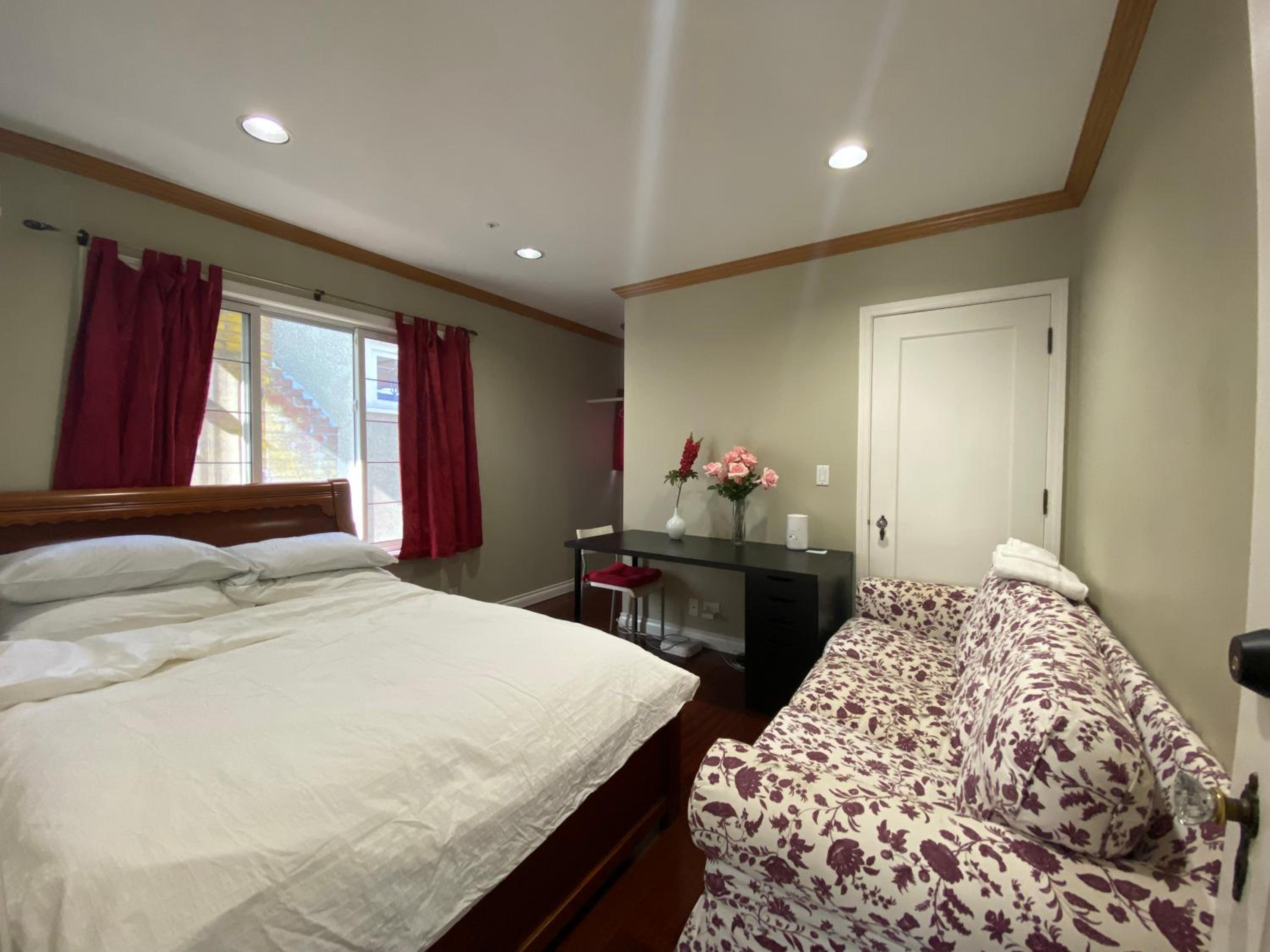 Vancouver Vacations - Cozy Dunbar 3 Beds Home w/ Views - Property Image 8