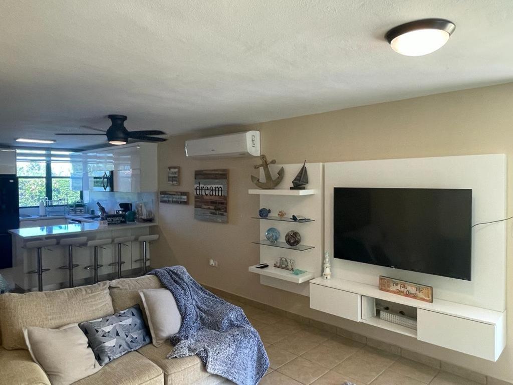 3 Bedroom 2 bathroom @ Aquatika view 4