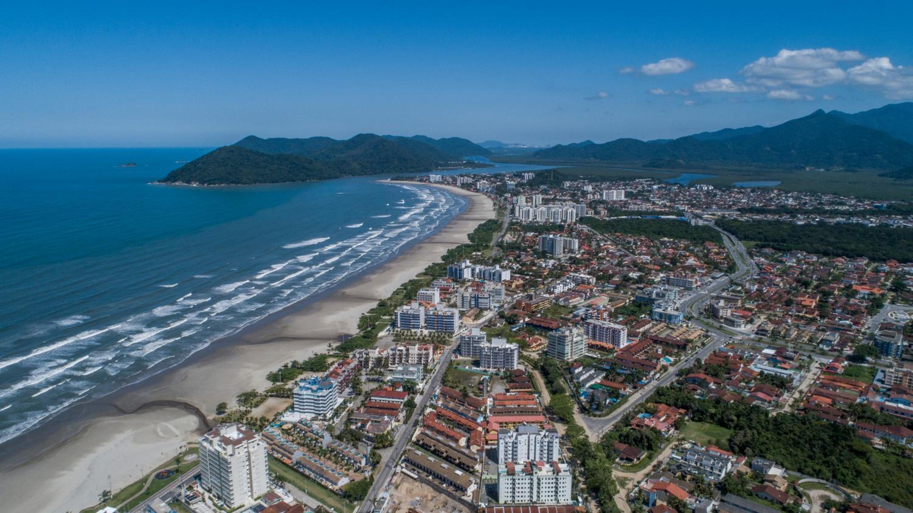 Casa Master Pé na Areia com Piscina Wifi