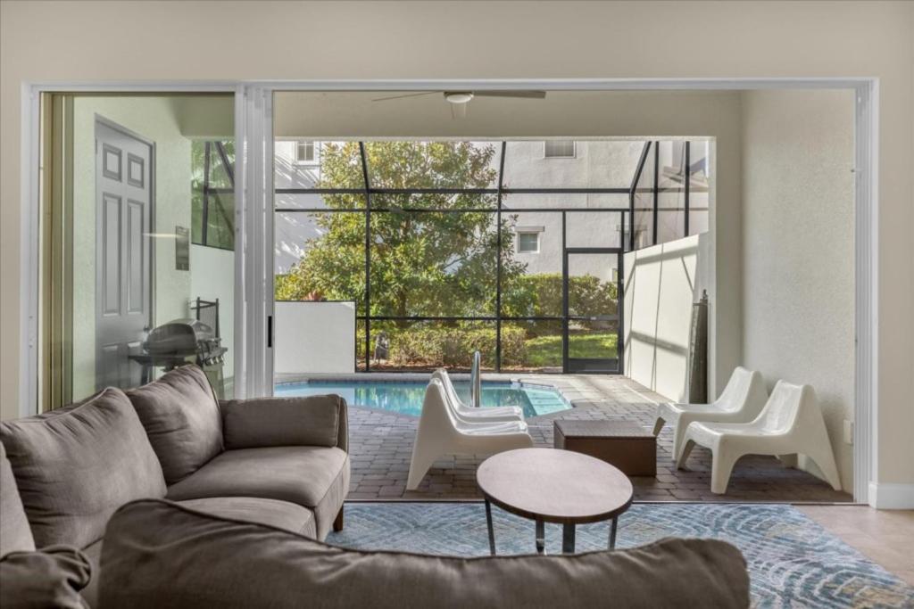 4 Bedrooms- 3 Bathrooms Festival Resort 305 Cd view 5