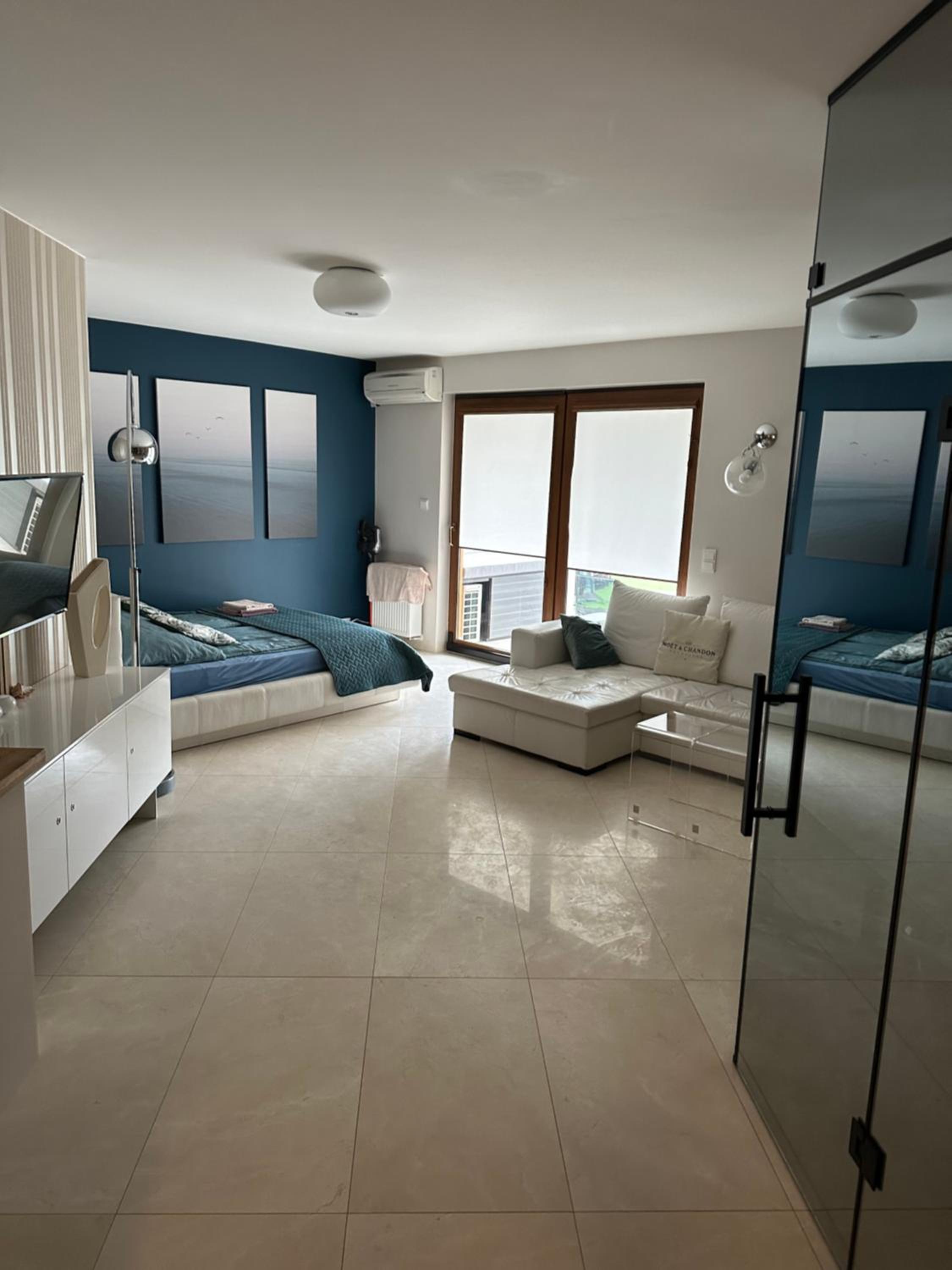 Maloves Magic’s Apartment