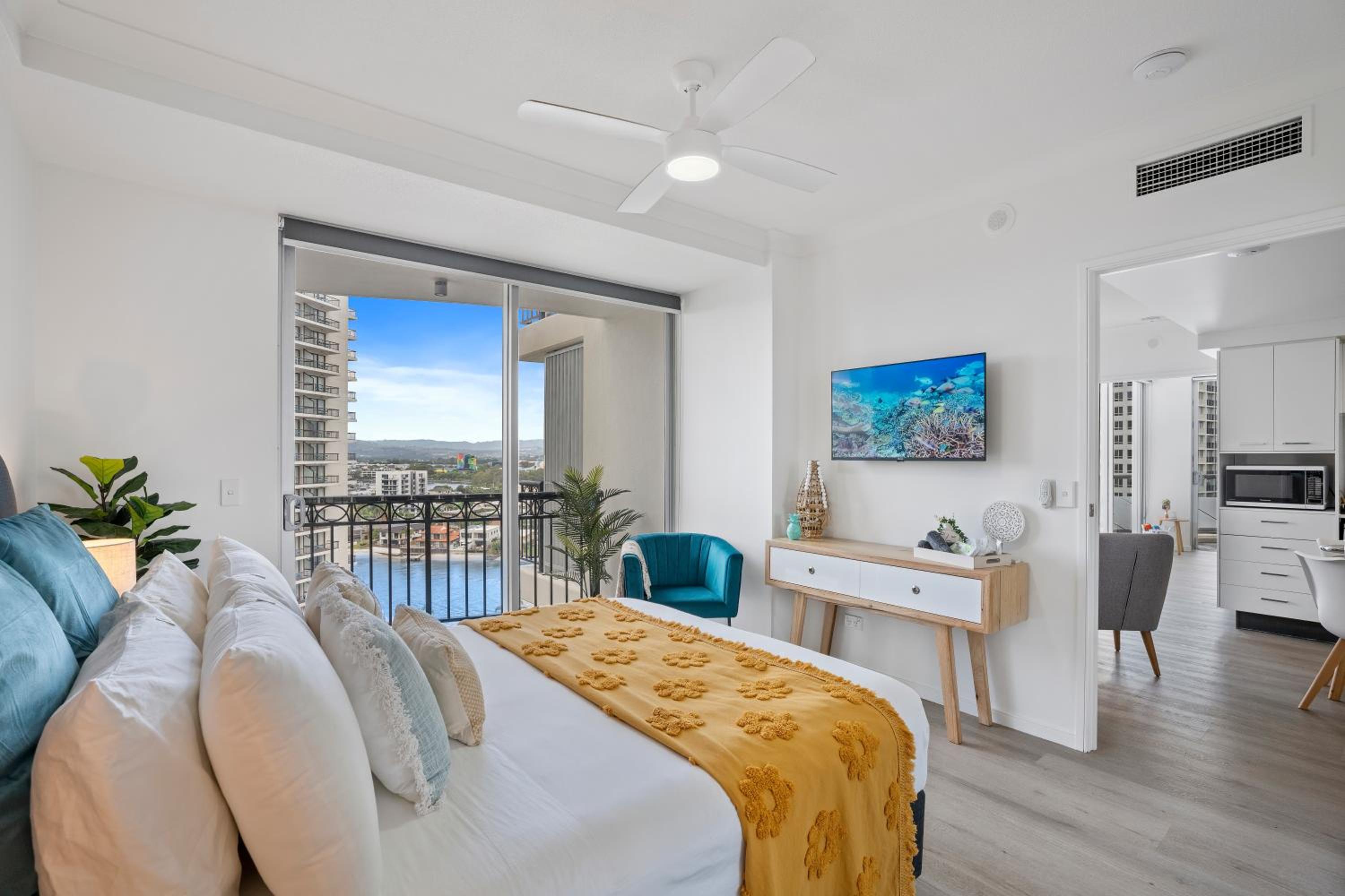Bellagio@Chevron, Luxe, 2 Bedroom Apartment in the Heart of Surfers Paradise!