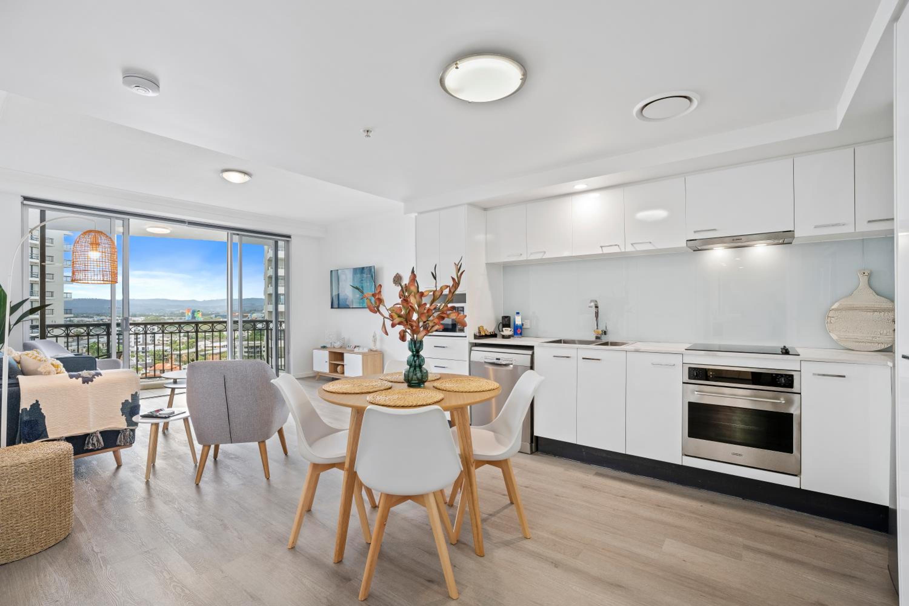 Bellagio@Chevron, Luxe, 2 Bedroom Apartment in the Heart of Surfers Paradise!