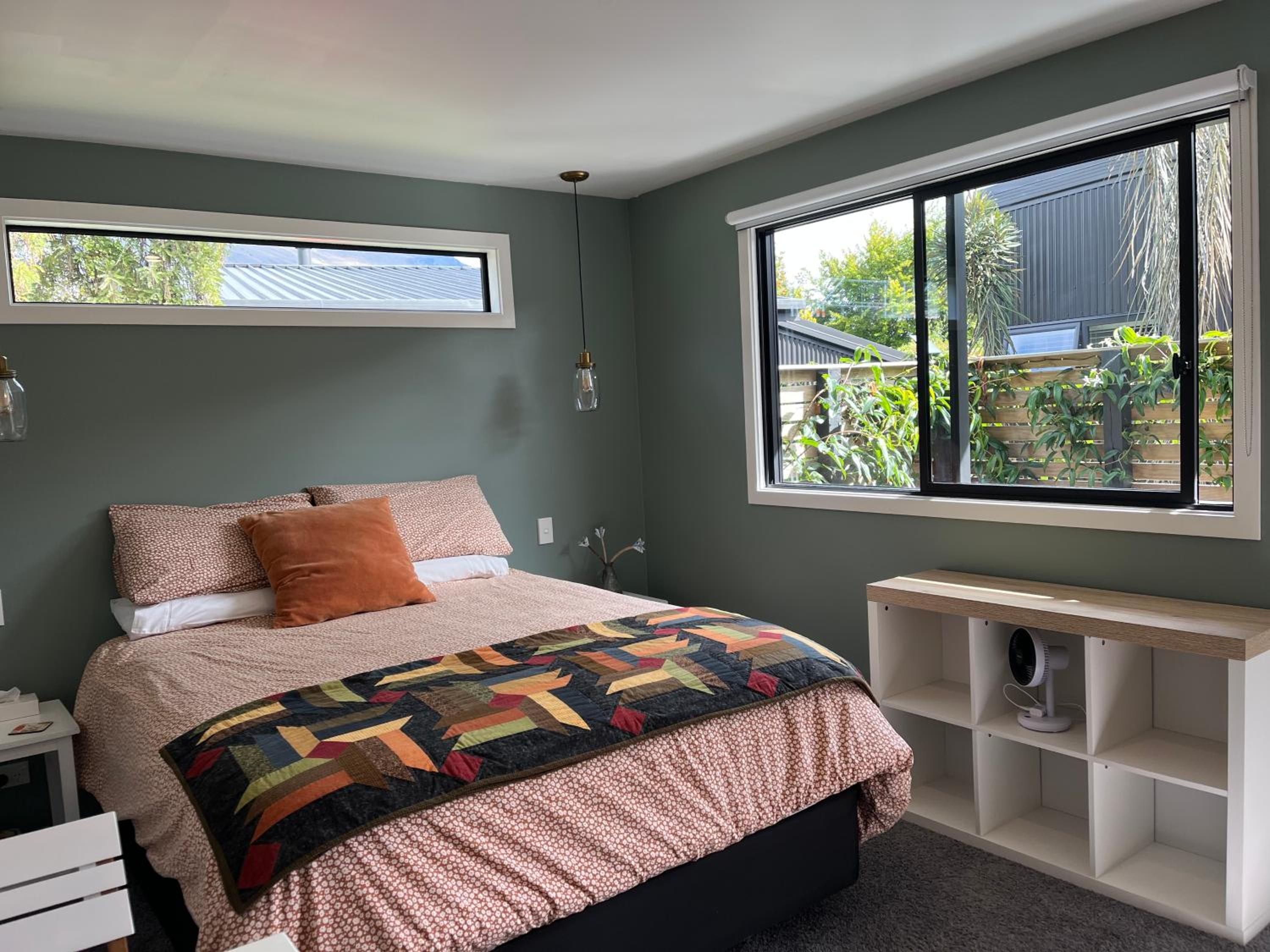East Rock - Cosy Guesthouse in Kelvin Heights view 5