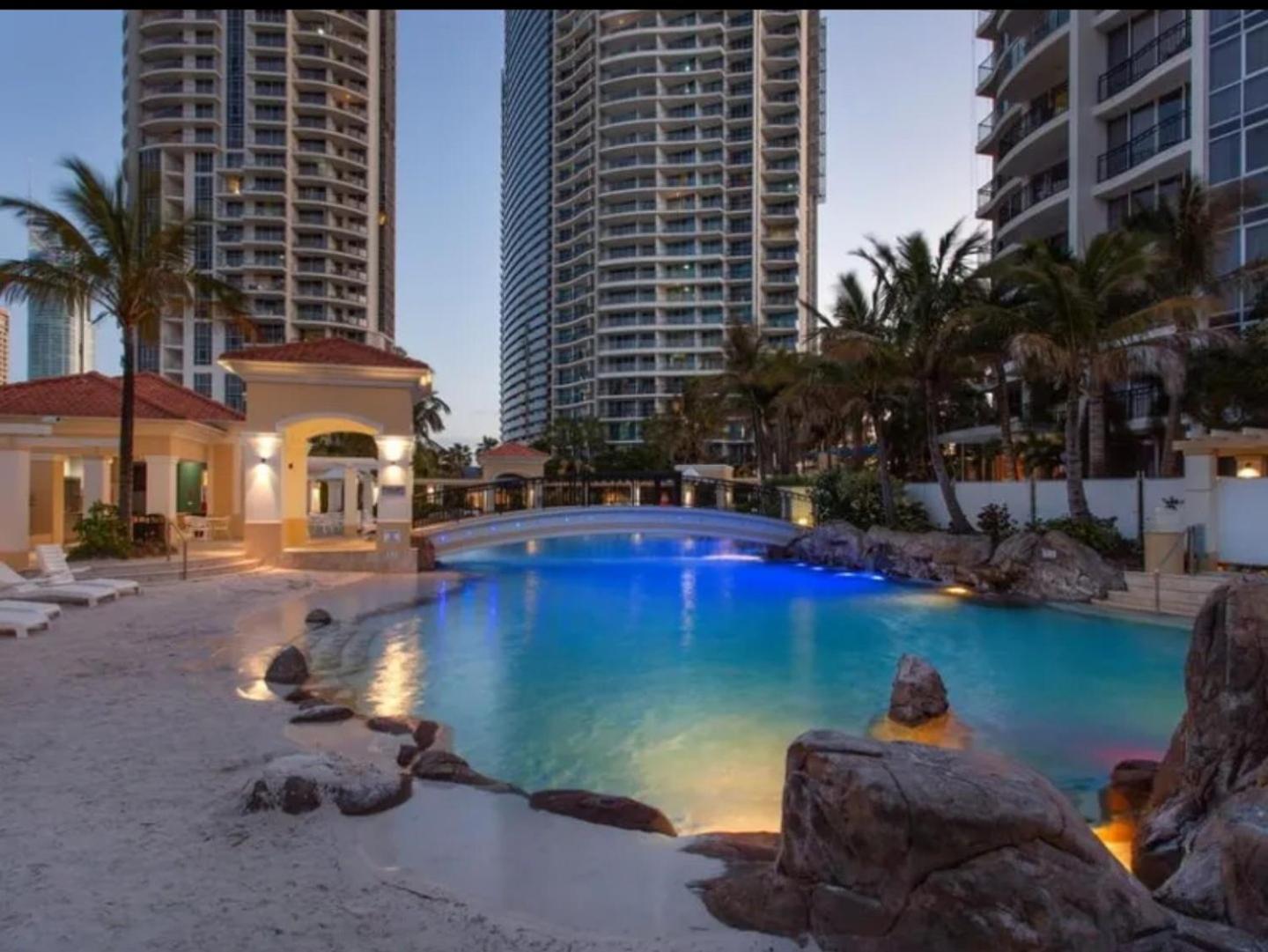 Bellagio@Chevron, Luxe, 2 Bedroom Apartment in the Heart of Surfers Paradise!