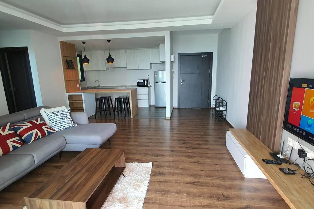 Vivacity Megamall Jazz Suite 3BR Direct Mall Access with free parking 14A photo 1