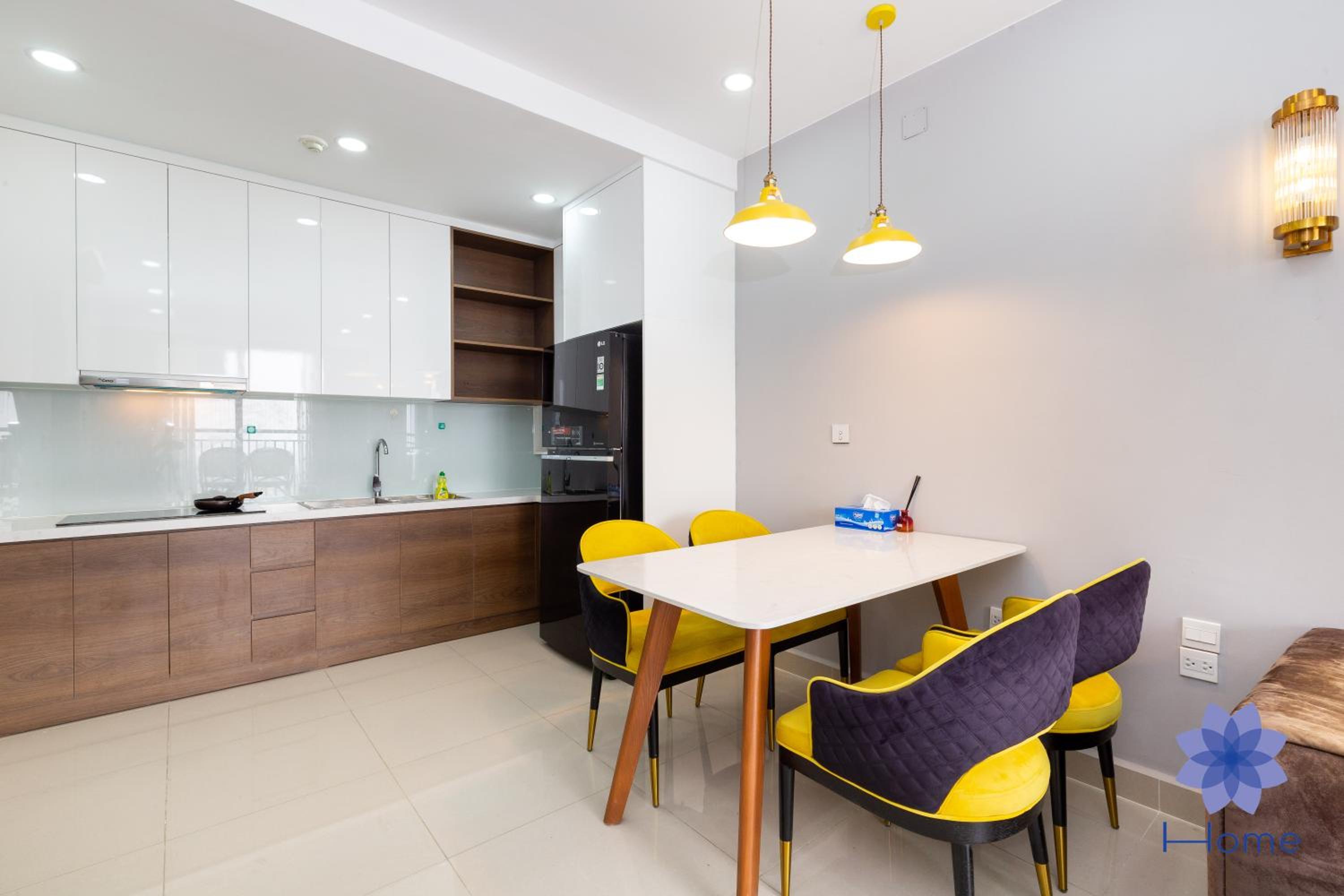 iHome Furnished Apartments with Free Gym & Pool, Airport Pick-Up Service