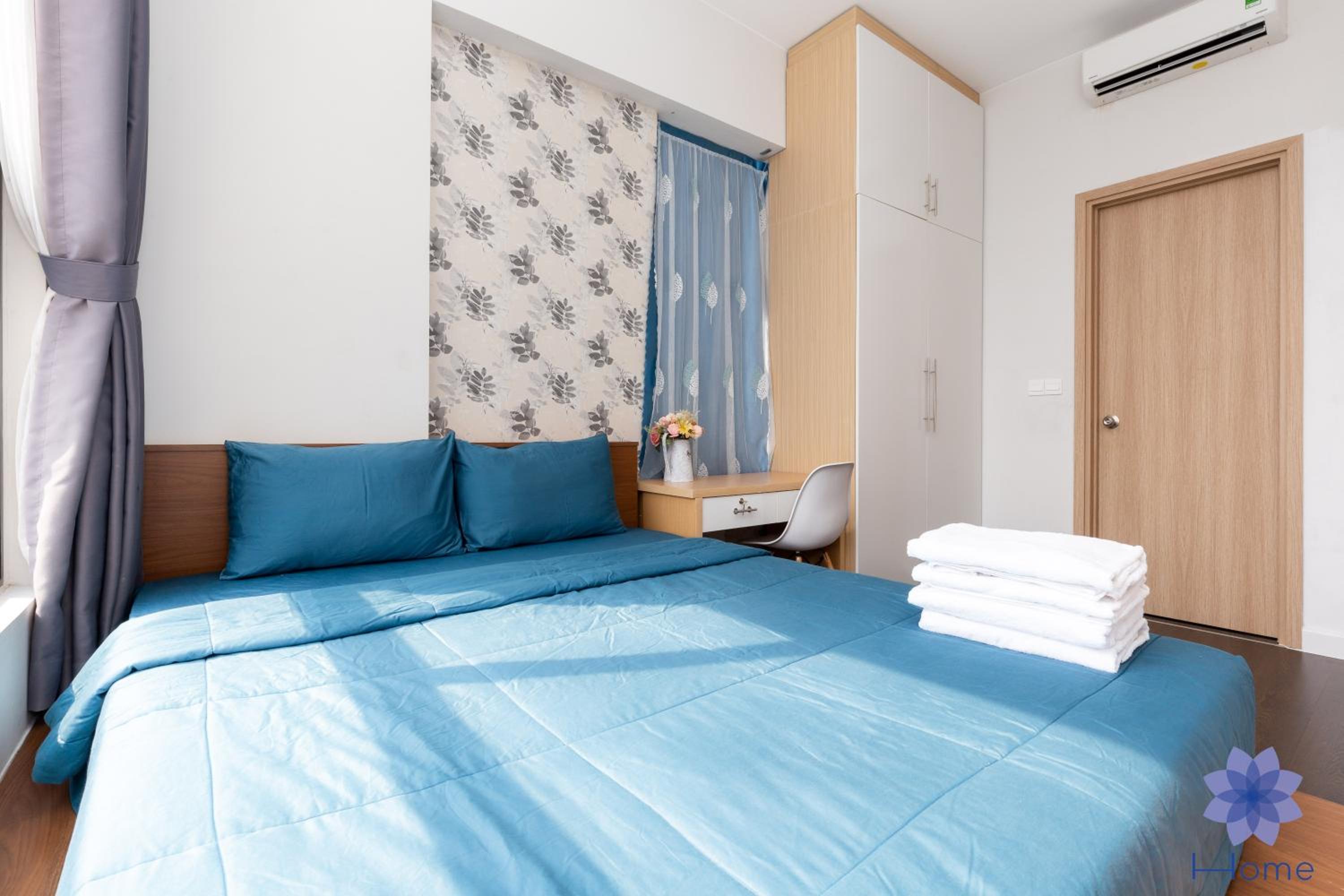 iHome Furnished Apartments with Free Gym & Pool, Airport Pick-Up Service