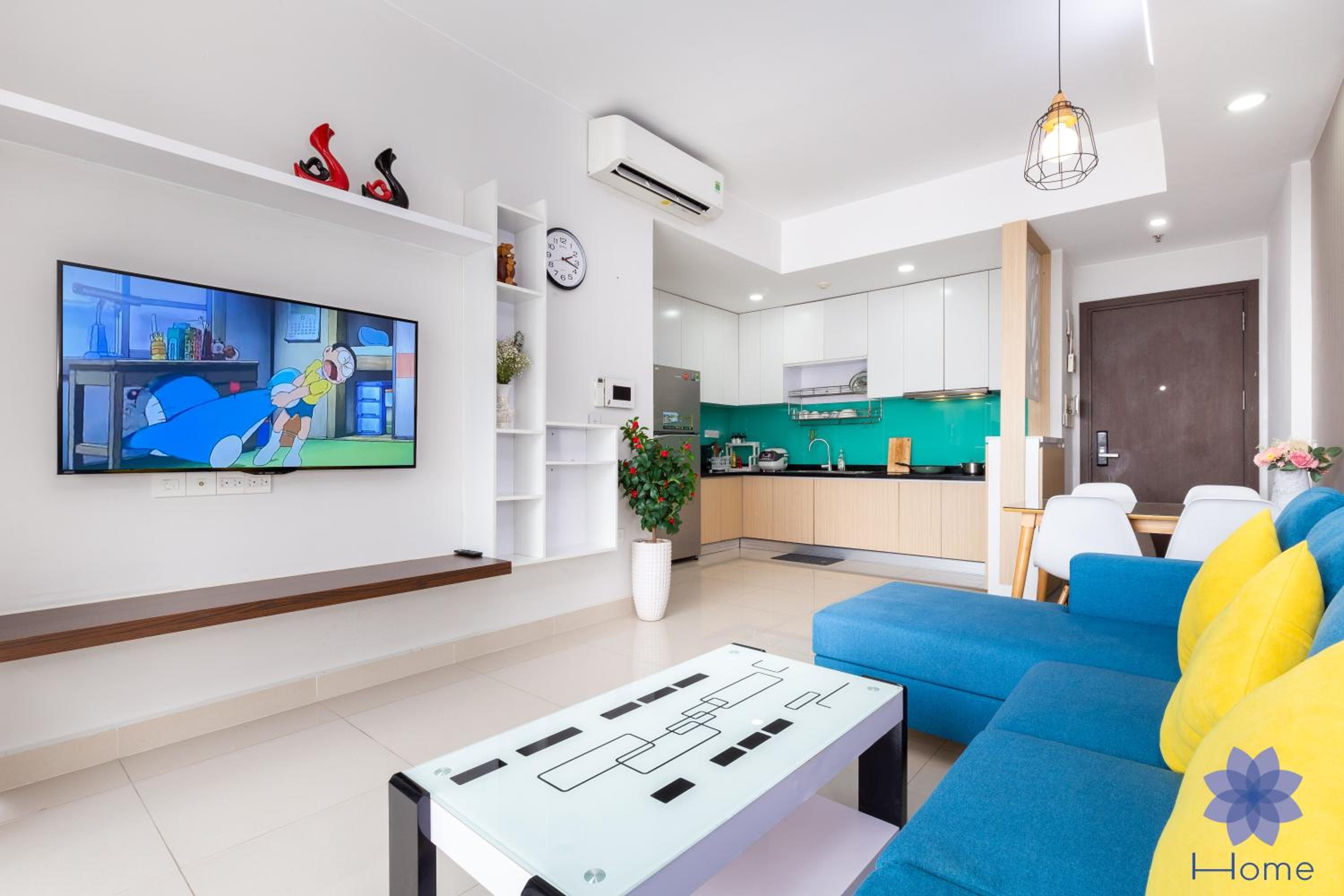 iHome Furnished Apartments with Free Gym & Pool, Airport Pick-Up Service