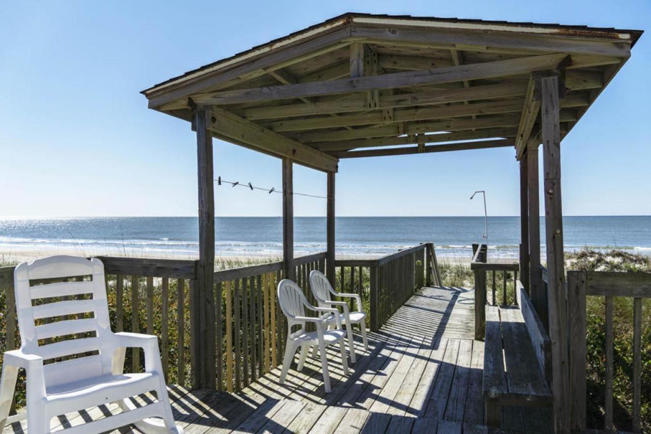 Rhoney R&R by Oak Island Accommodations view 3