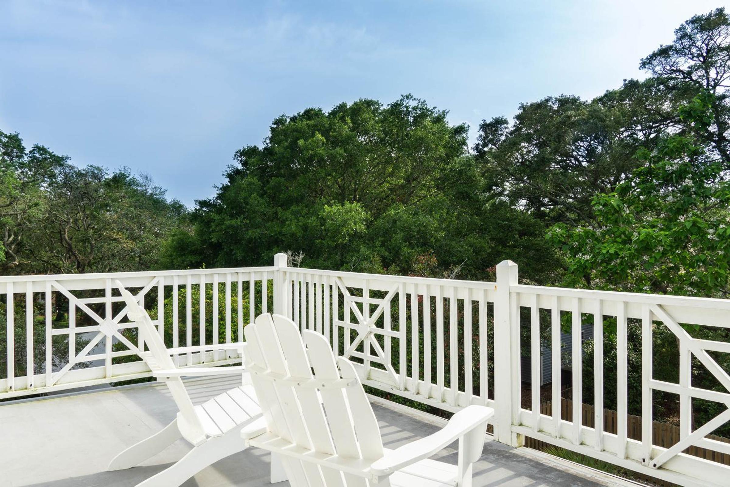 Time Stands Still by Oak Island Accommodations view 5