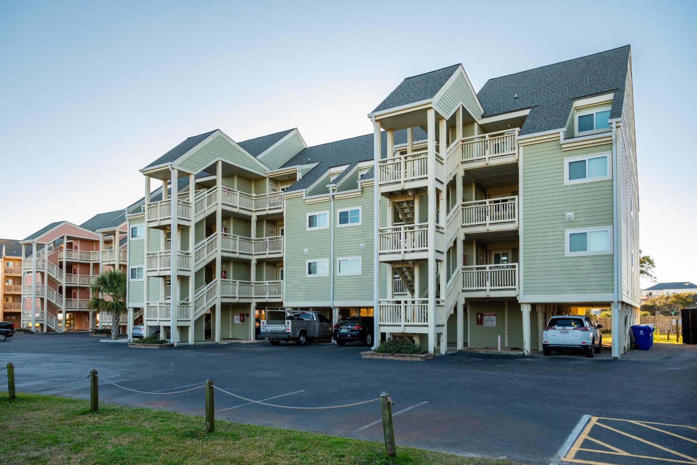 Sunset Blvd by Oak Island Accommodations