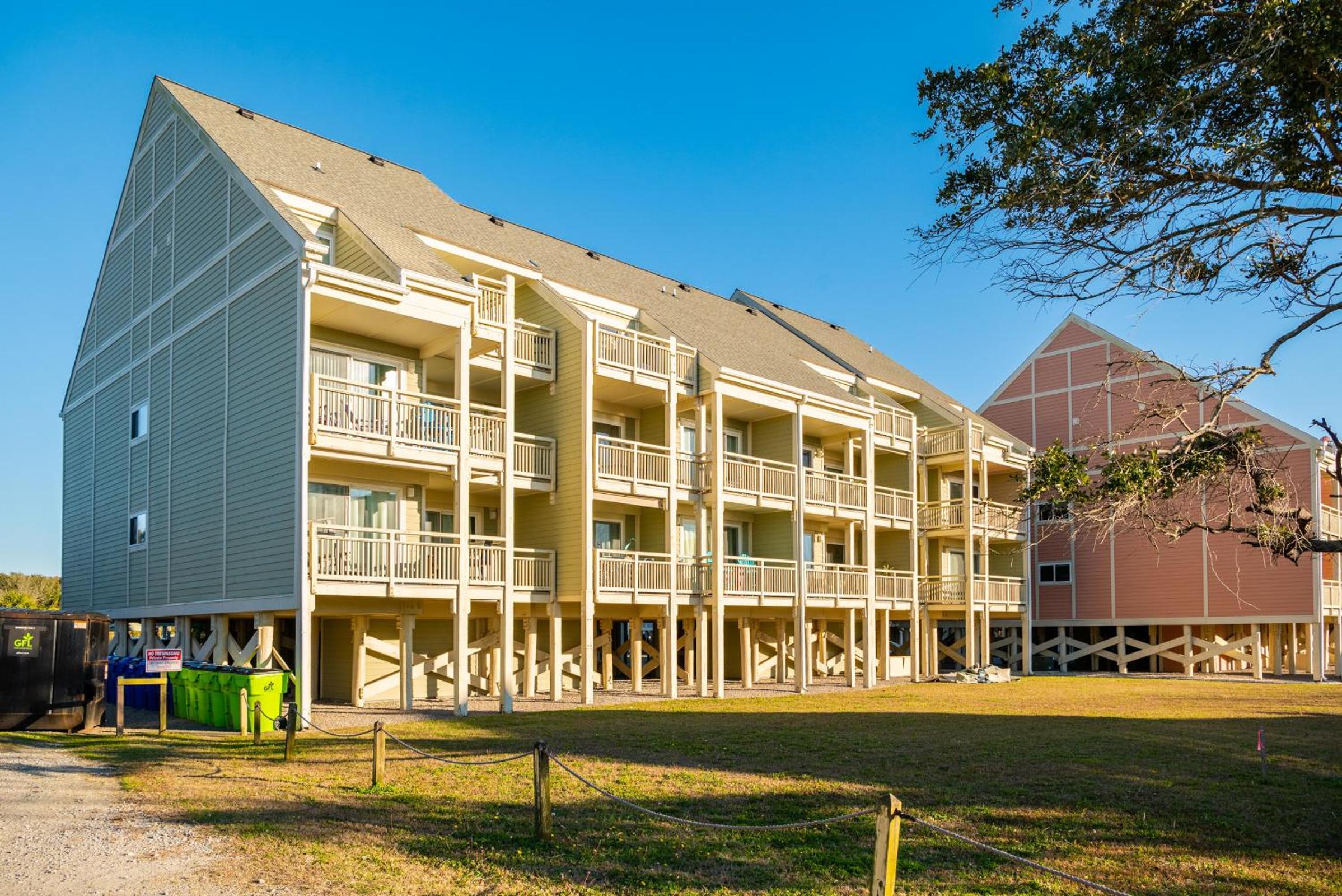 Sunset Blvd by Oak Island Accommodations