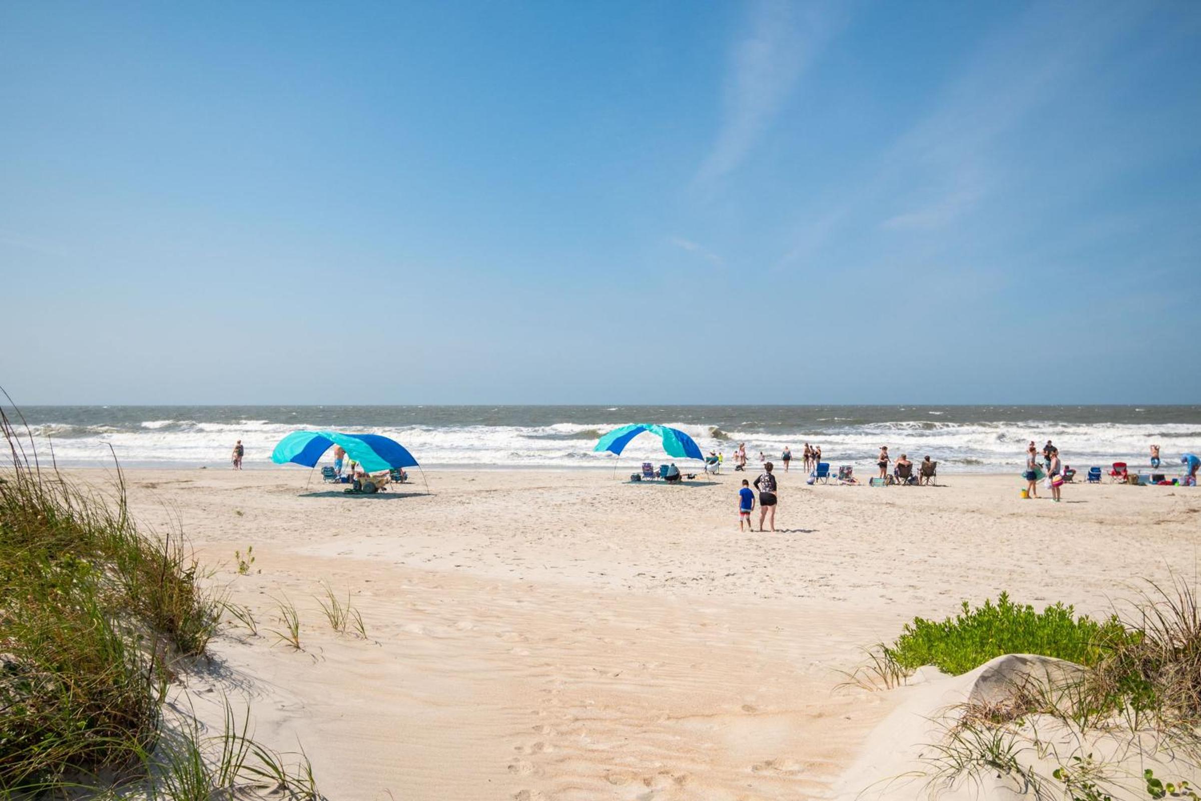 Sweet Retreat by Oak Island Accommodations view 4