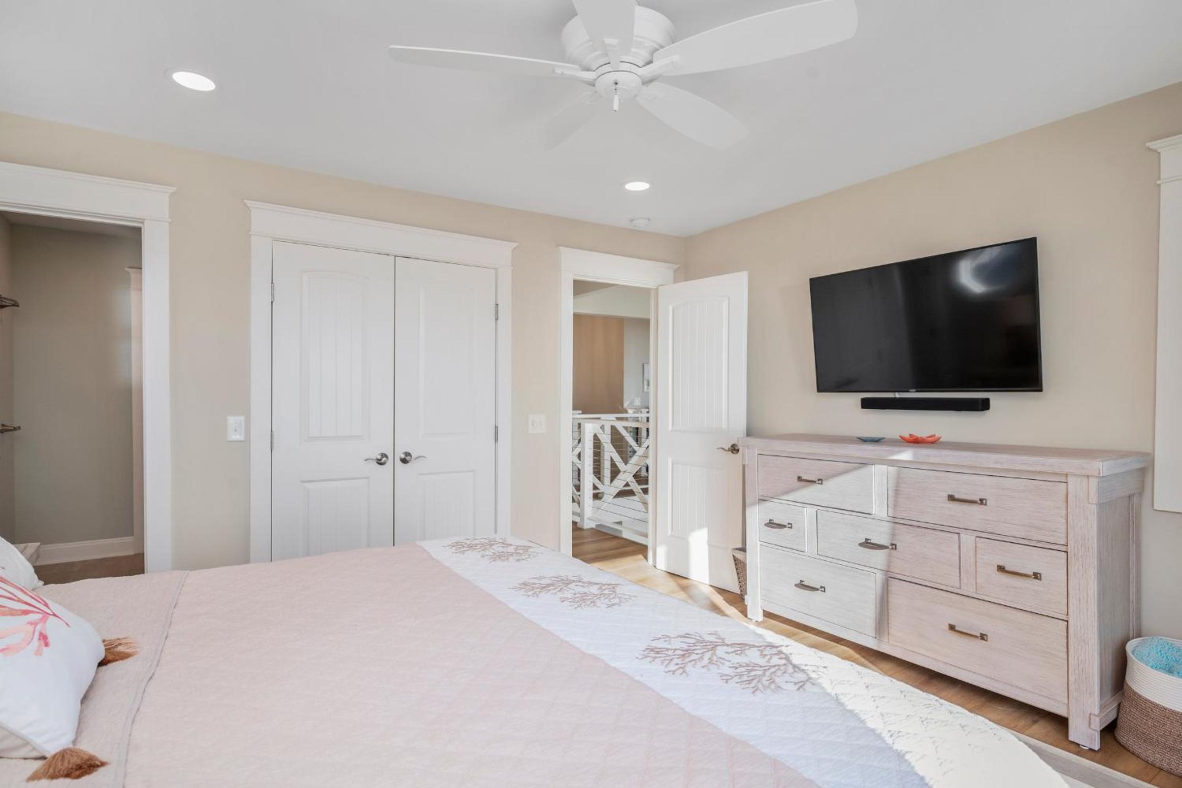 Serenity by the Sea by Oak Island Accommodations