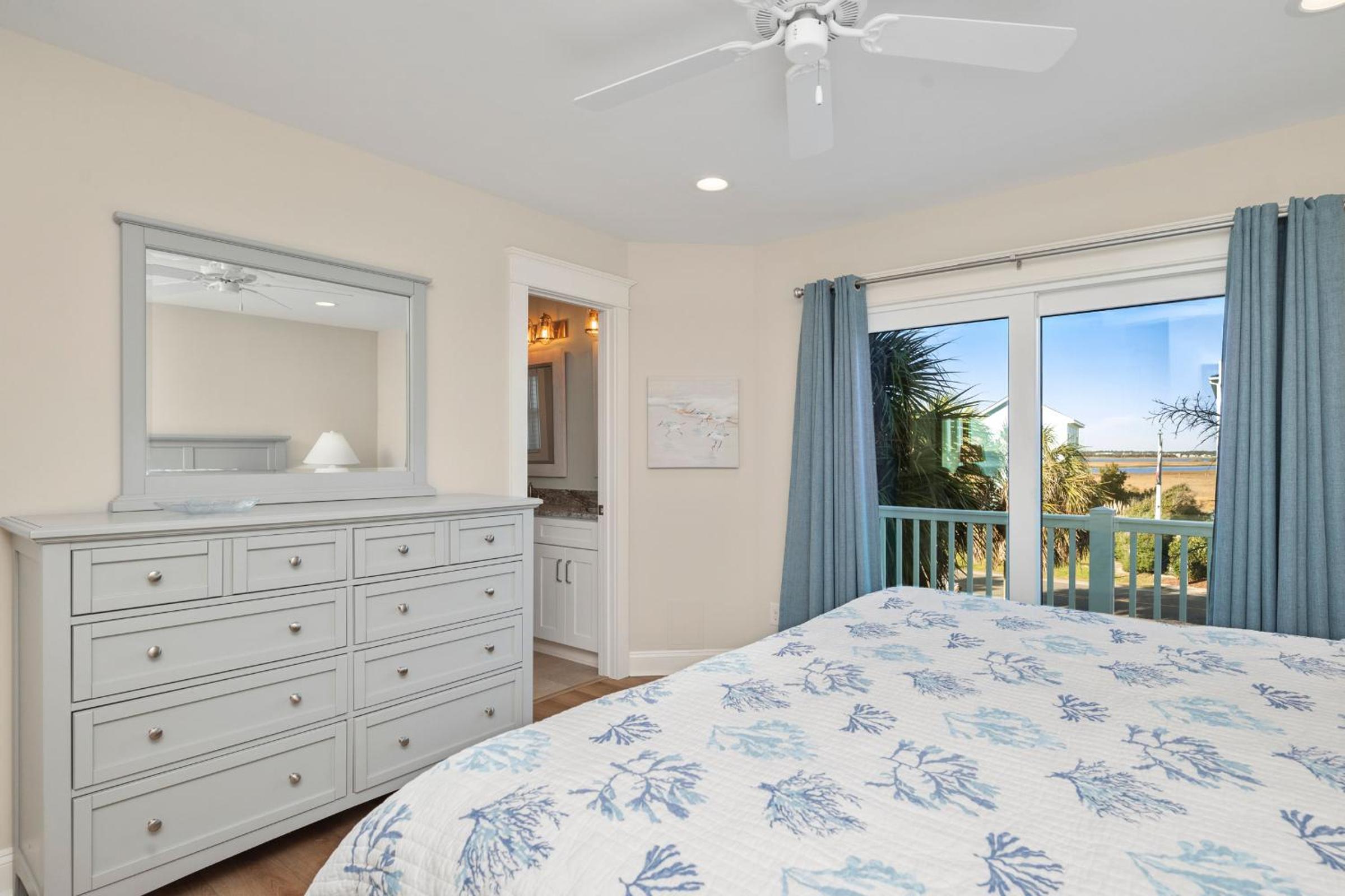Serenity by the Sea by Oak Island Accommodations
