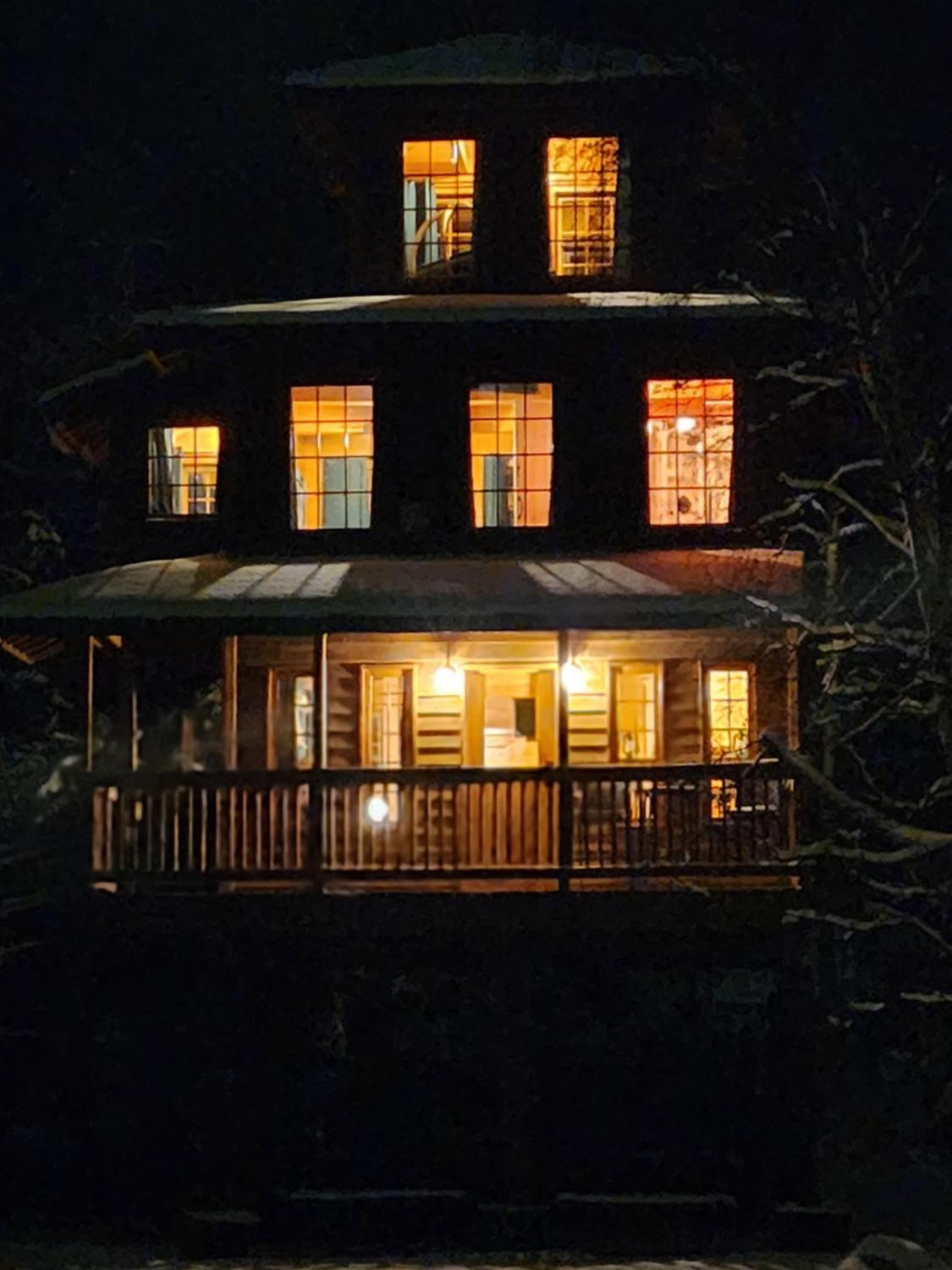 The Eagle's Nest Treehouse Cabin