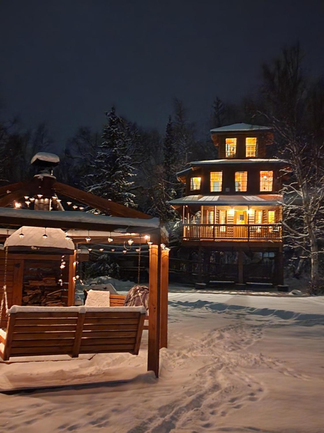 The Eagle's Nest Treehouse Cabin