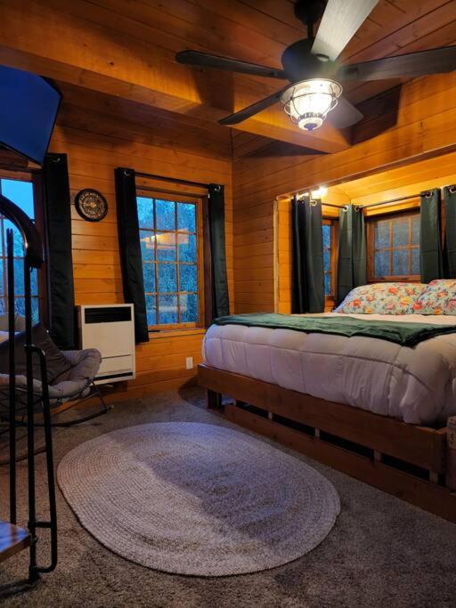 The Eagle's Nest Treehouse Cabin