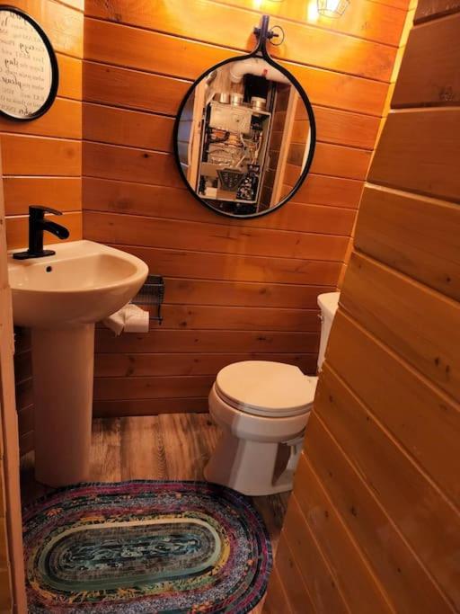 The Eagle's Nest Treehouse Cabin