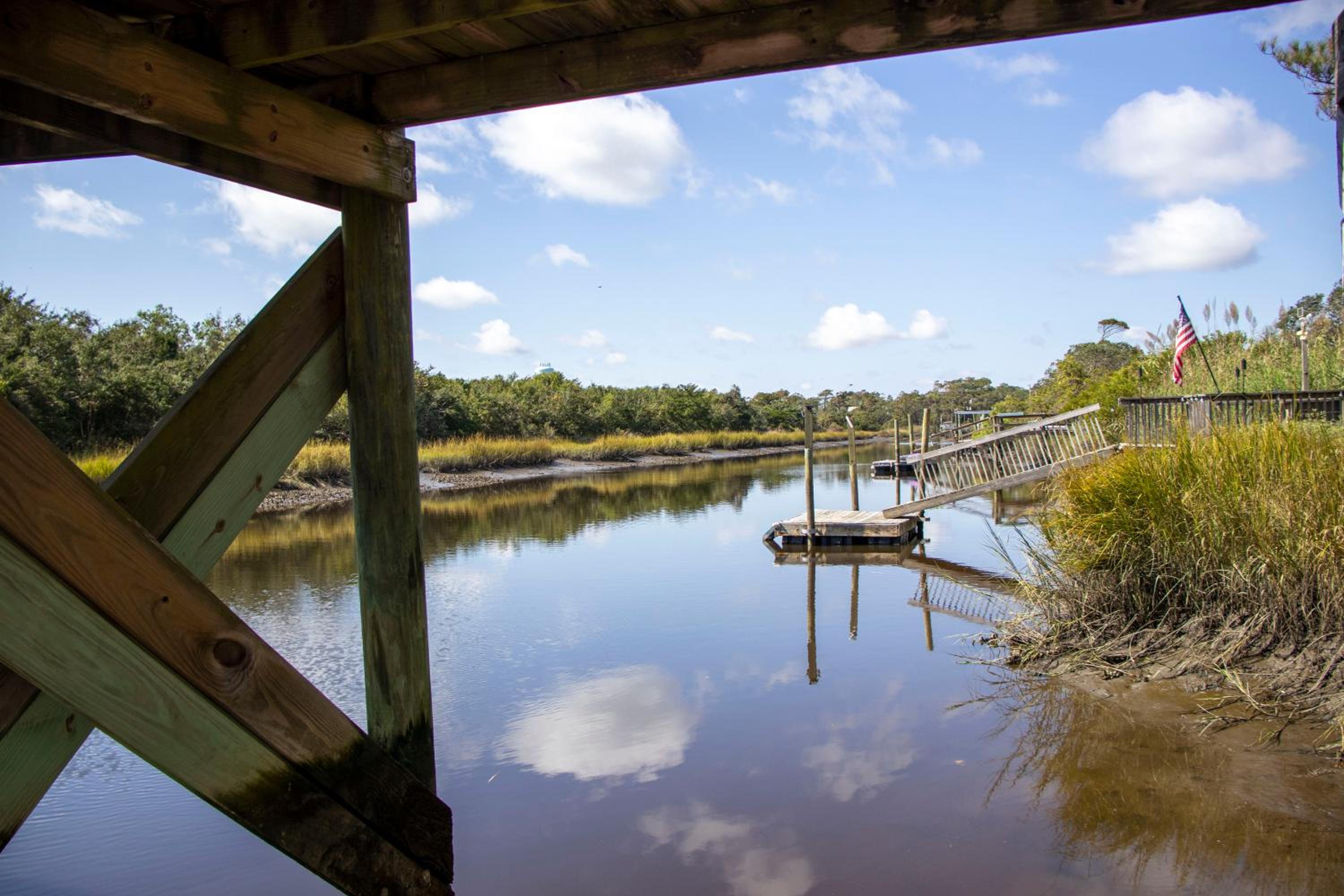 Beach Happy by Oak Island Accommodations view 5
