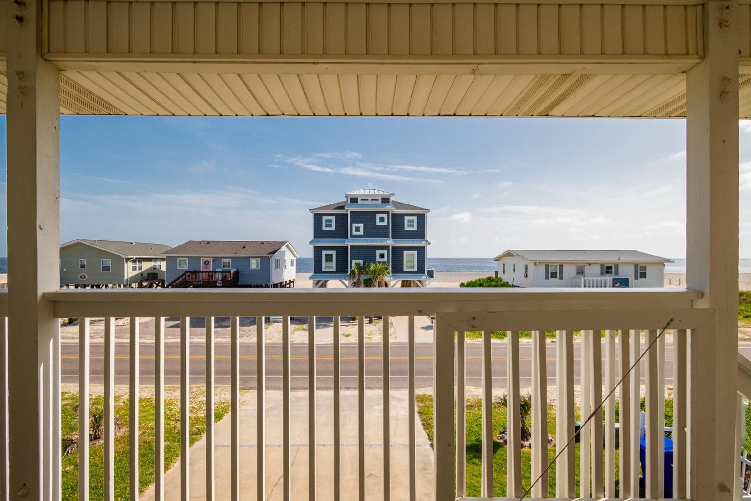 Watts Landing by Oak Island Accommodations view 3
