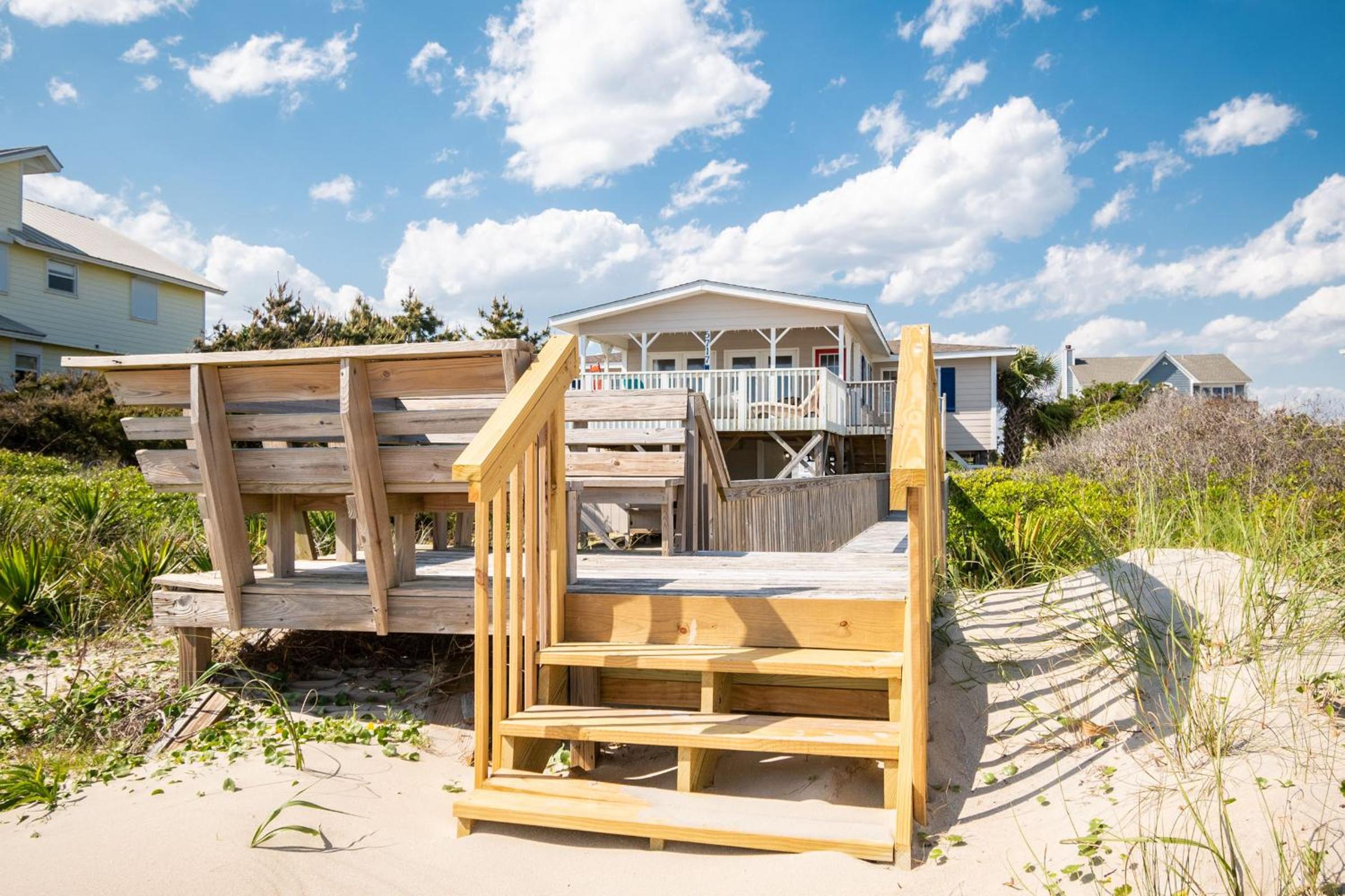 Sea And Sound by Oak Island Accommodations