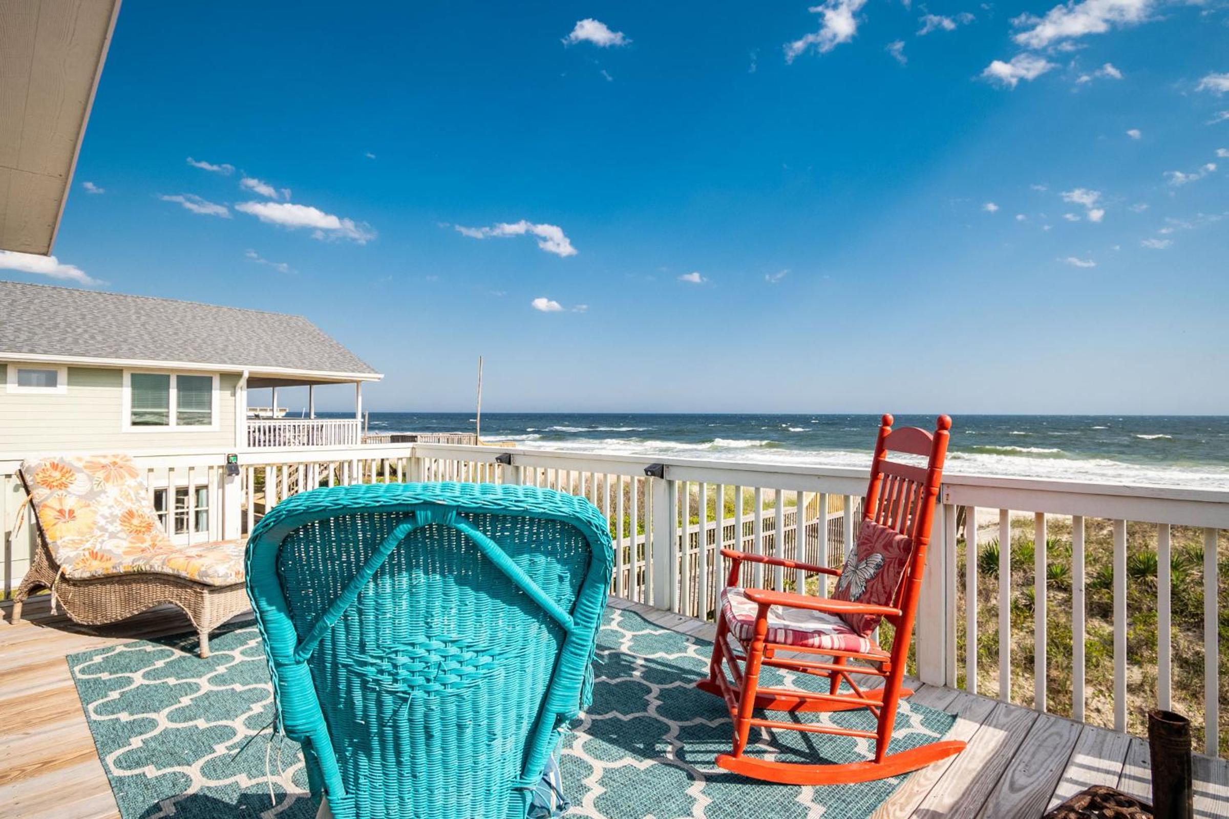 Sea And Sound by Oak Island Accommodations