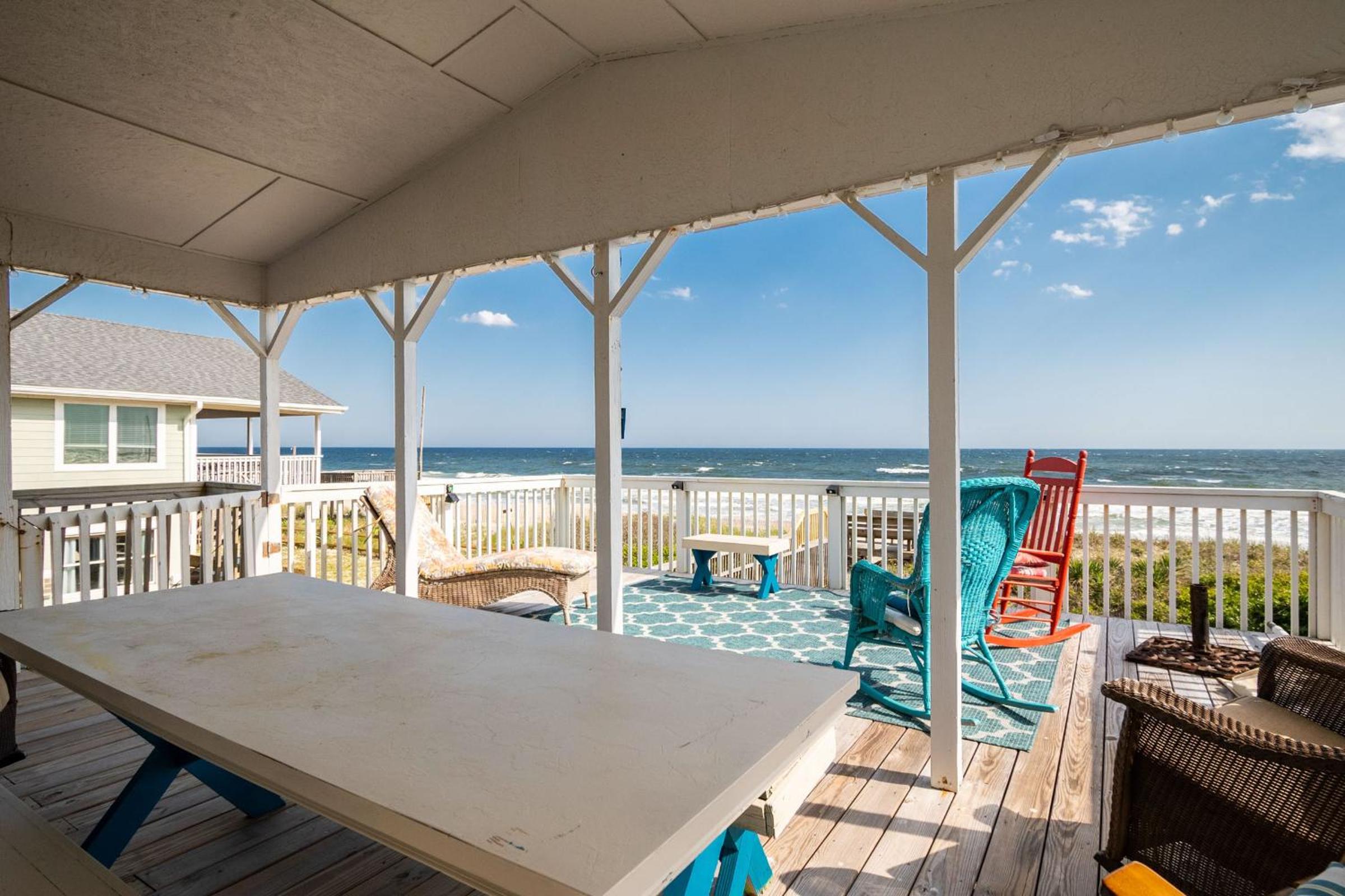 Sea And Sound by Oak Island Accommodations