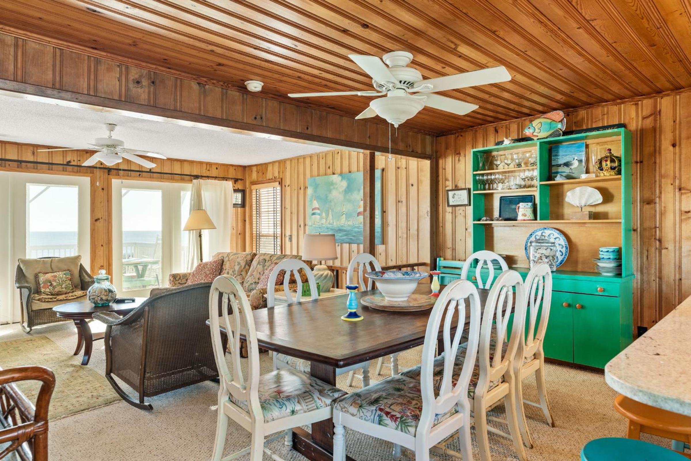 Sea And Sound by Oak Island Accommodations