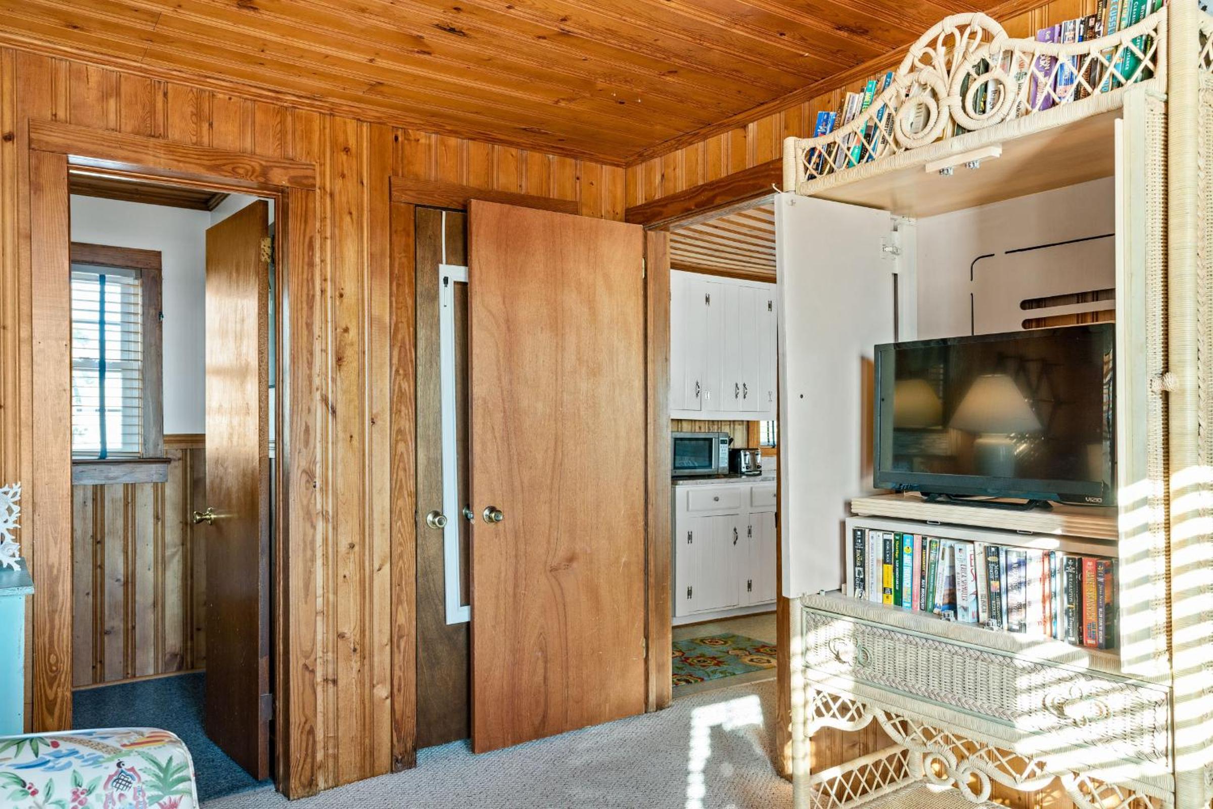 Sea And Sound by Oak Island Accommodations