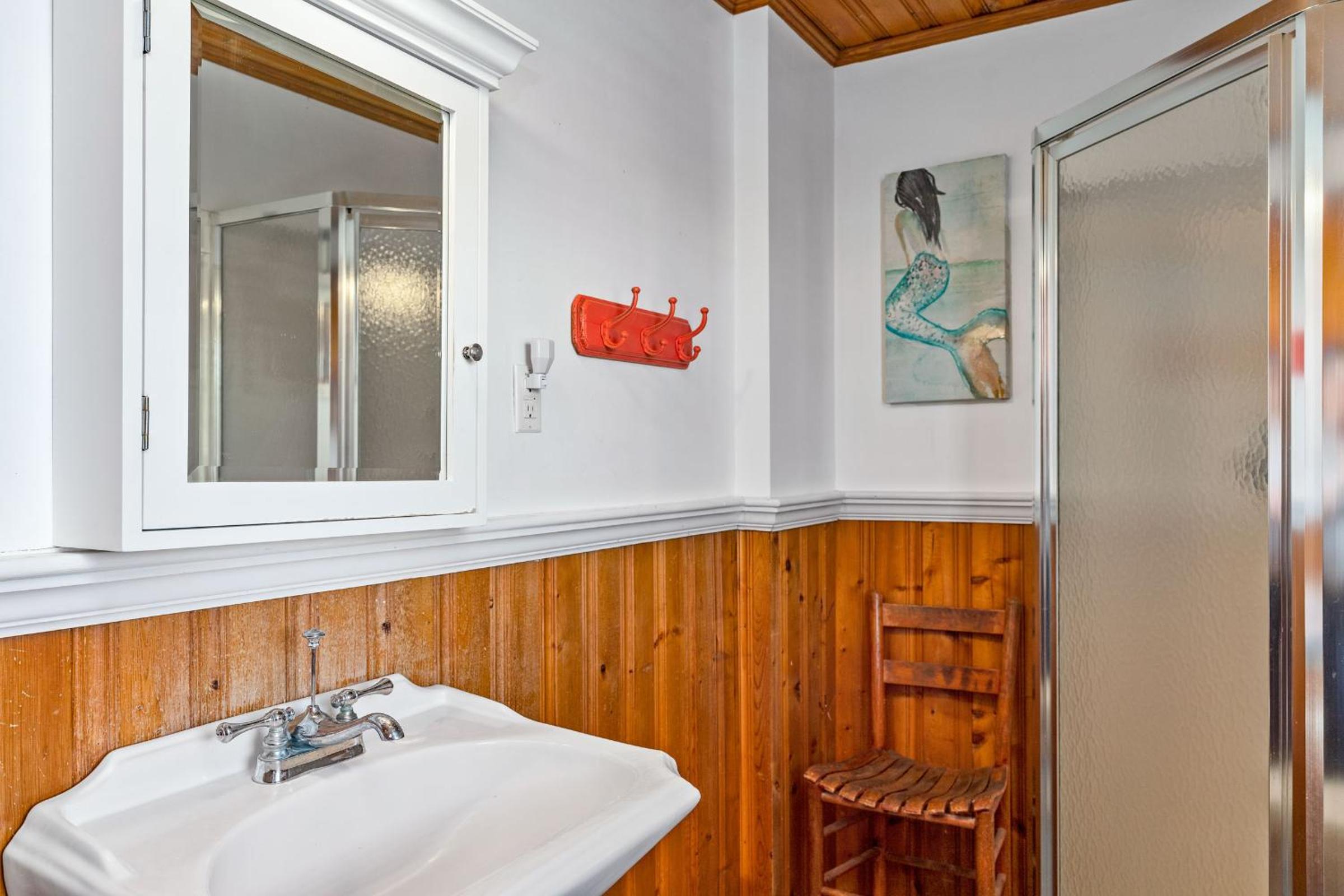 Sea And Sound by Oak Island Accommodations