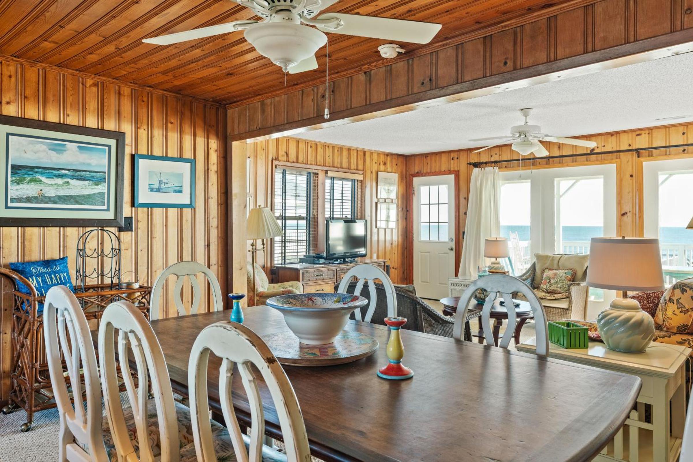 Sea And Sound by Oak Island Accommodations