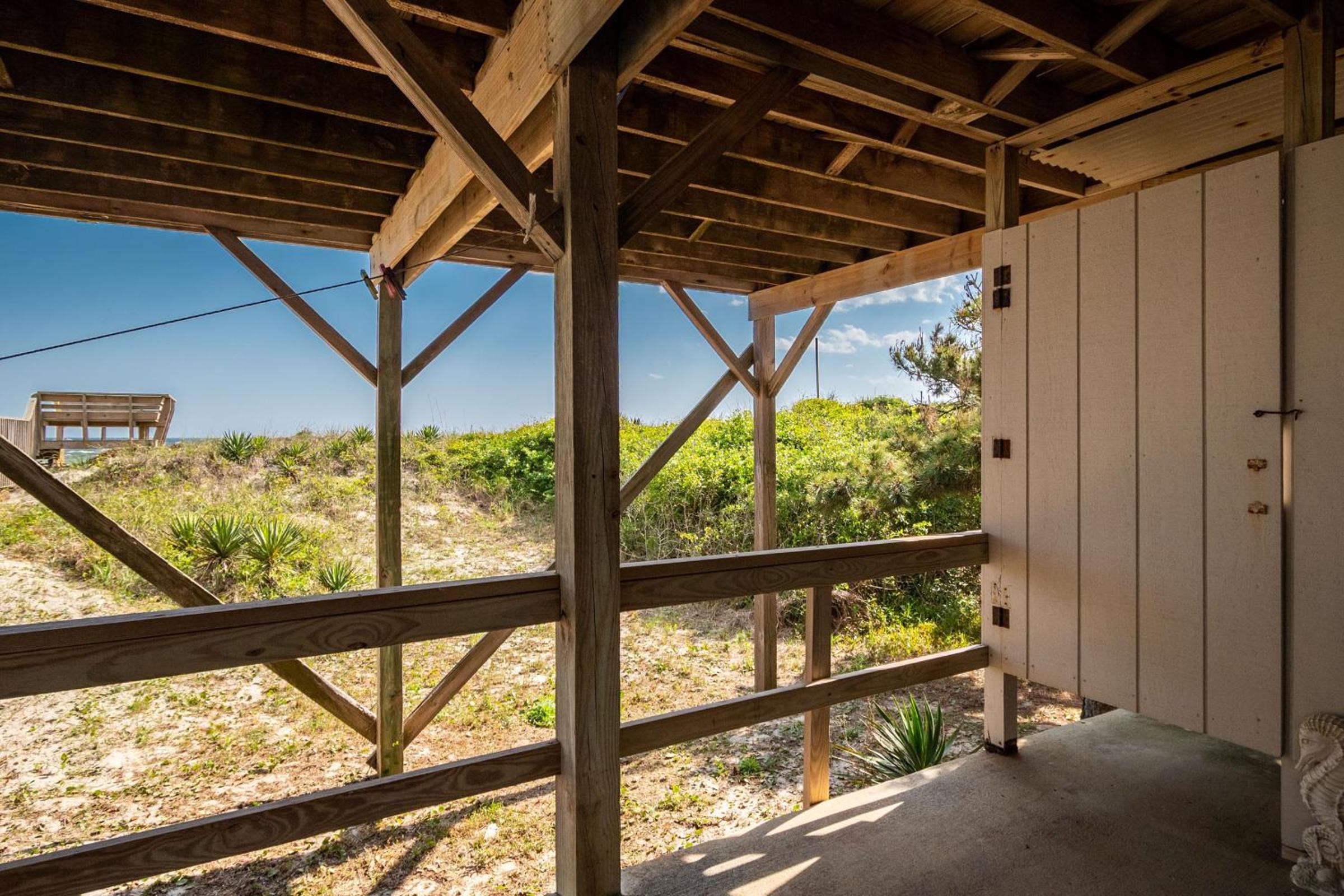 Sea And Sound by Oak Island Accommodations